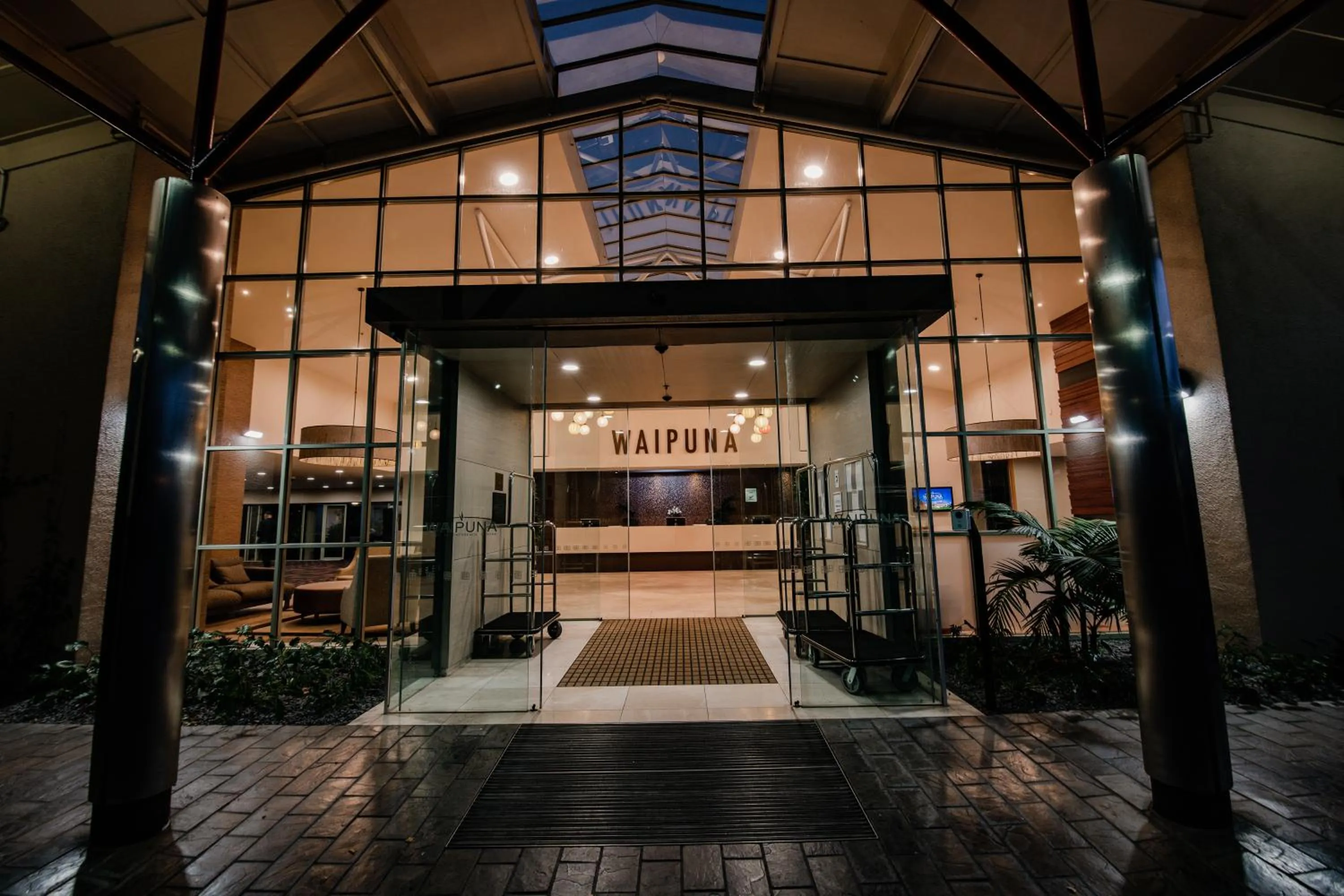 Facade/entrance in Waipuna Hotel & Conference Centre