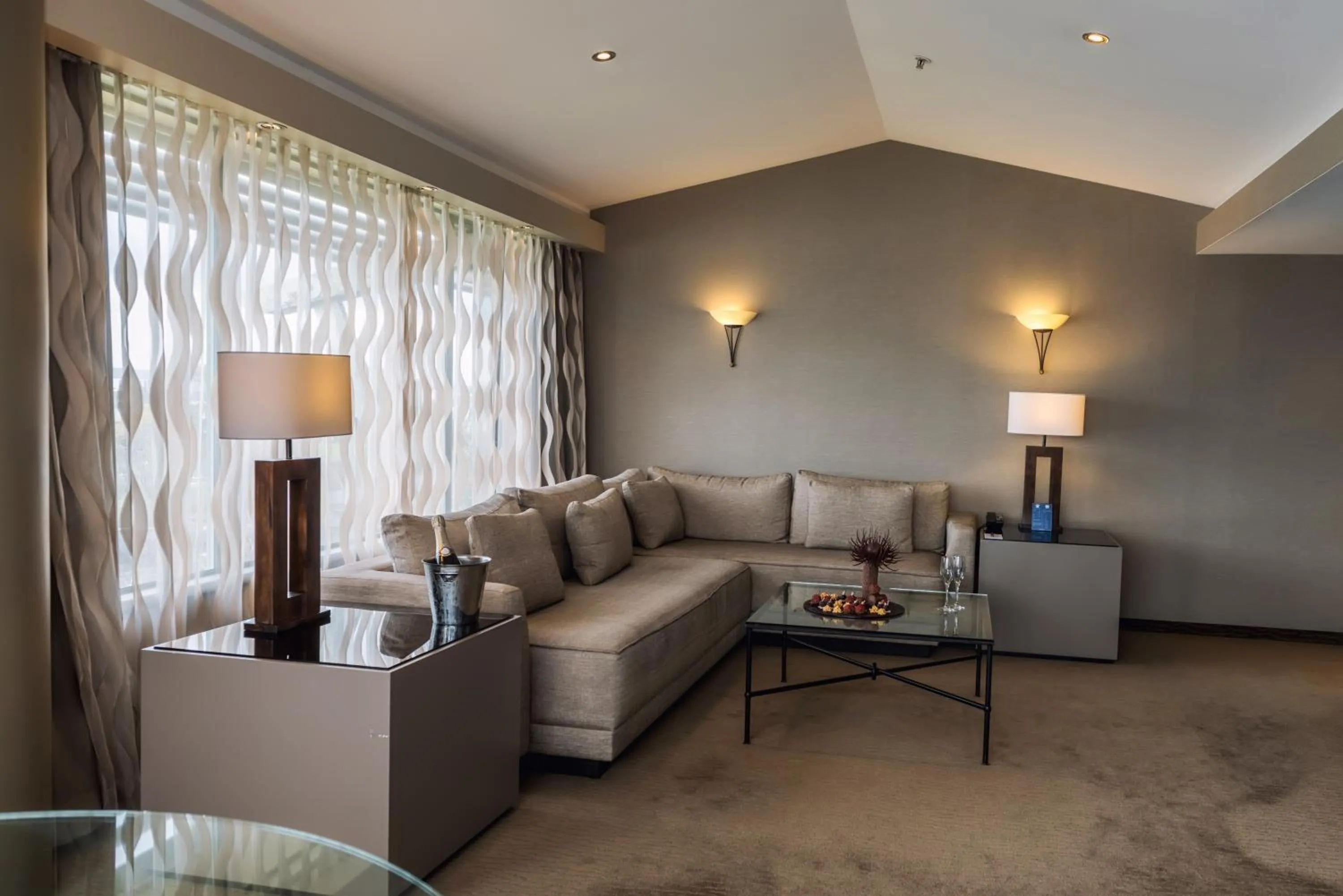 Living room in Waipuna Hotel & Conference Centre