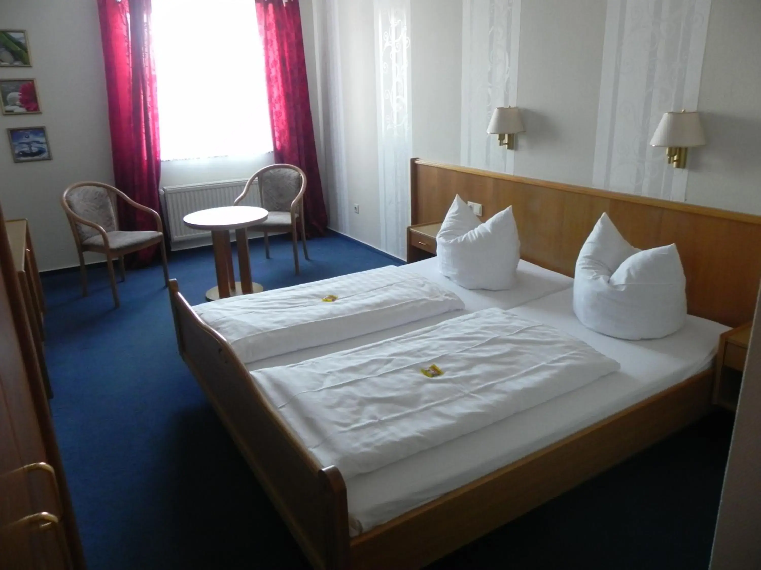 Photo of the whole room, Bed in Zur Eldenburg Photo of the whole room, Bed in Zur Eldenburg