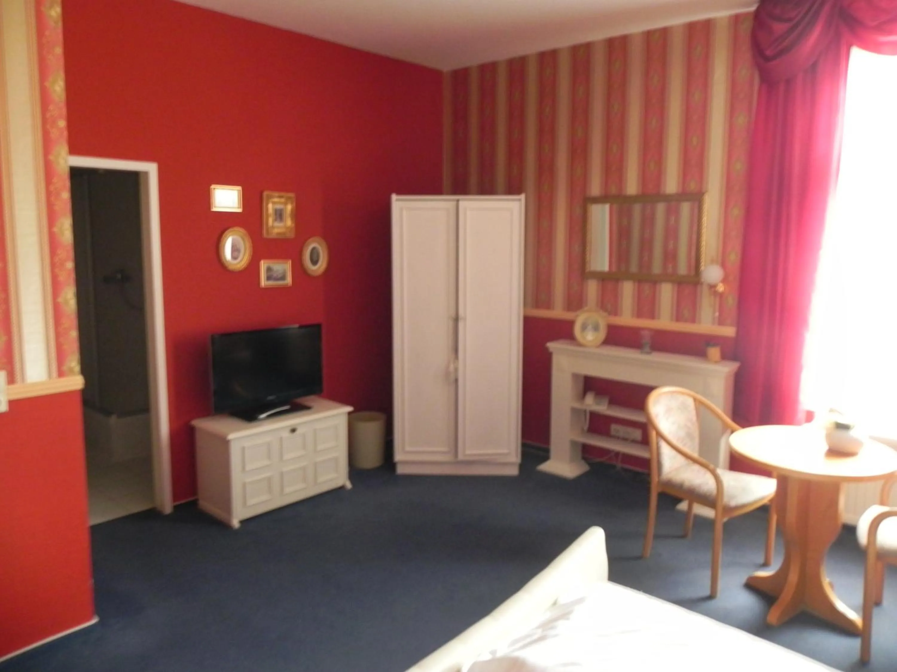 Photo of the whole room, Bed in Zur Eldenburg