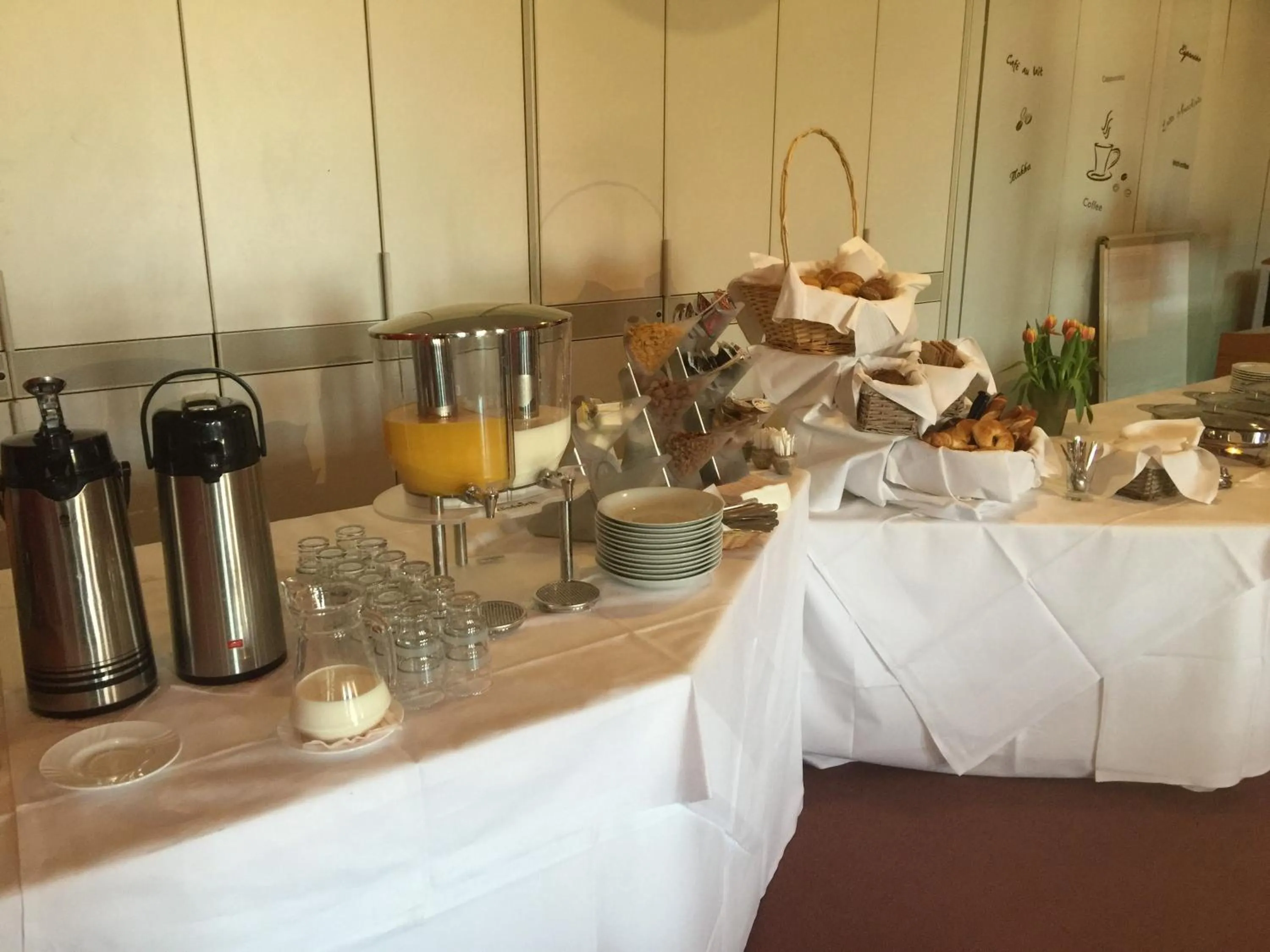 Breakfast in Zur Eldenburg