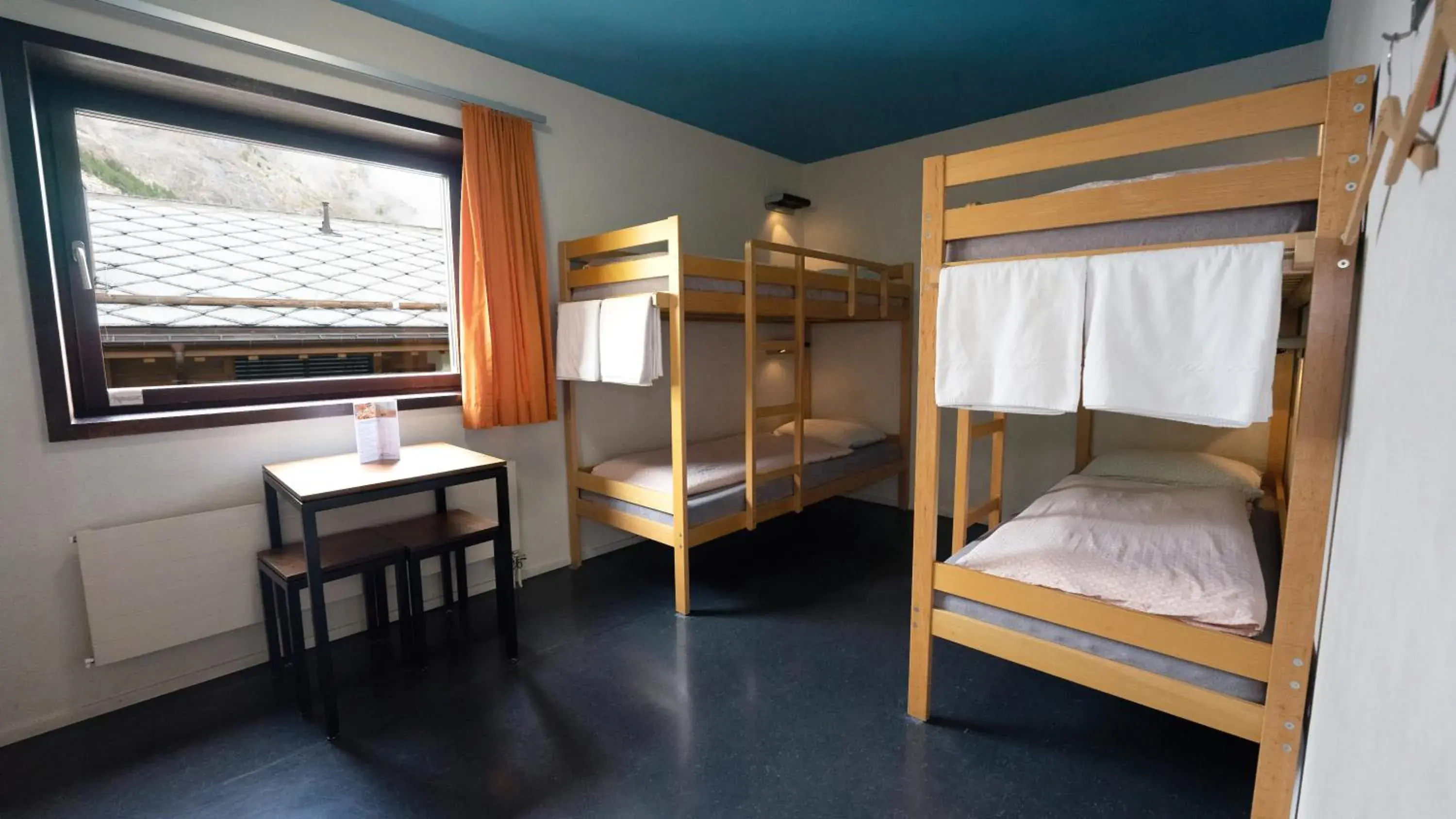 Photo of the whole room, Bed in Zermatt Youth Hostel Photo of the whole room, Bed in Zermatt Youth Hostel