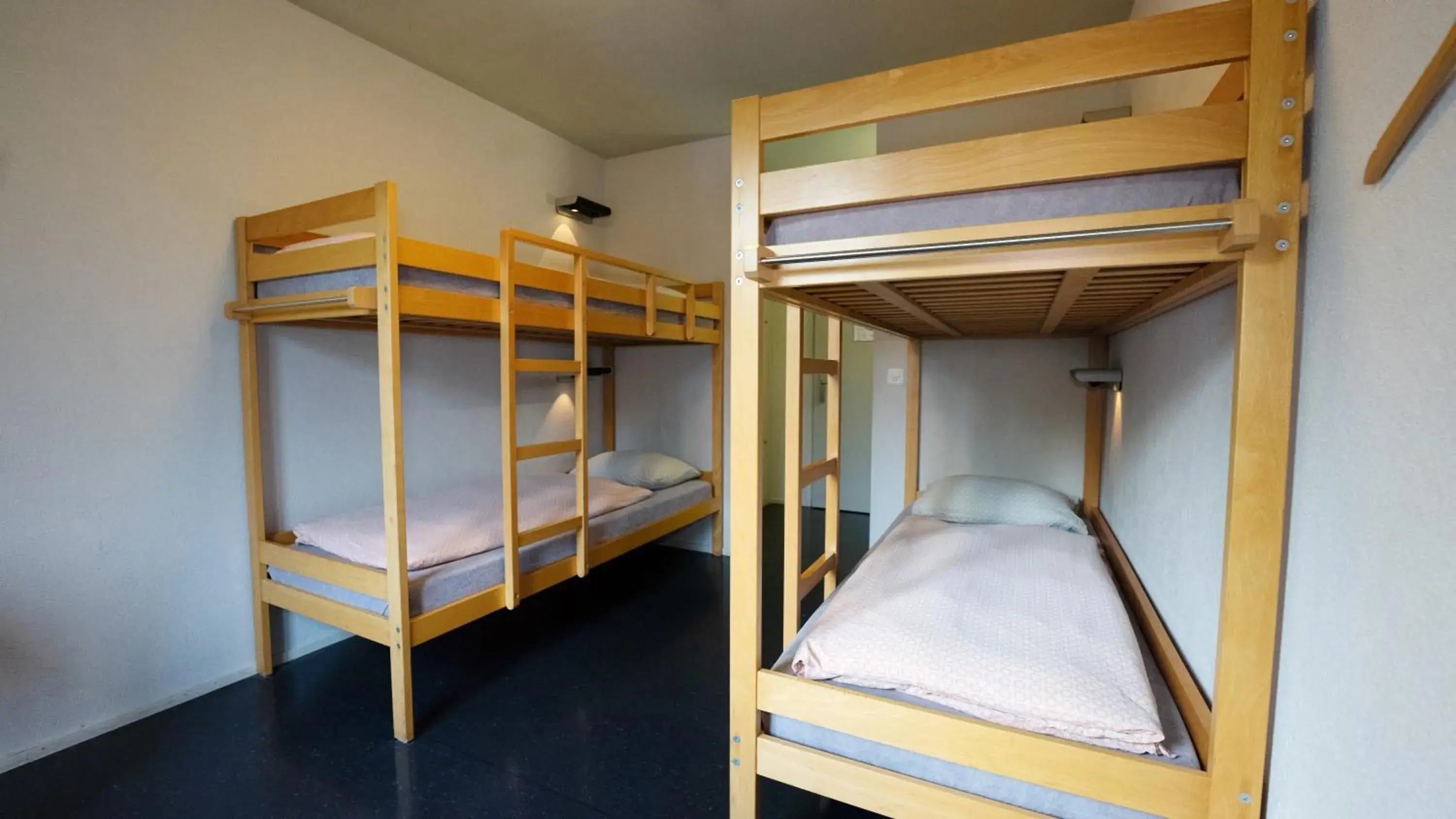 Photo of the whole room, Bed in Zermatt Youth Hostel Photo of the whole room, Bed in Zermatt Youth Hostel