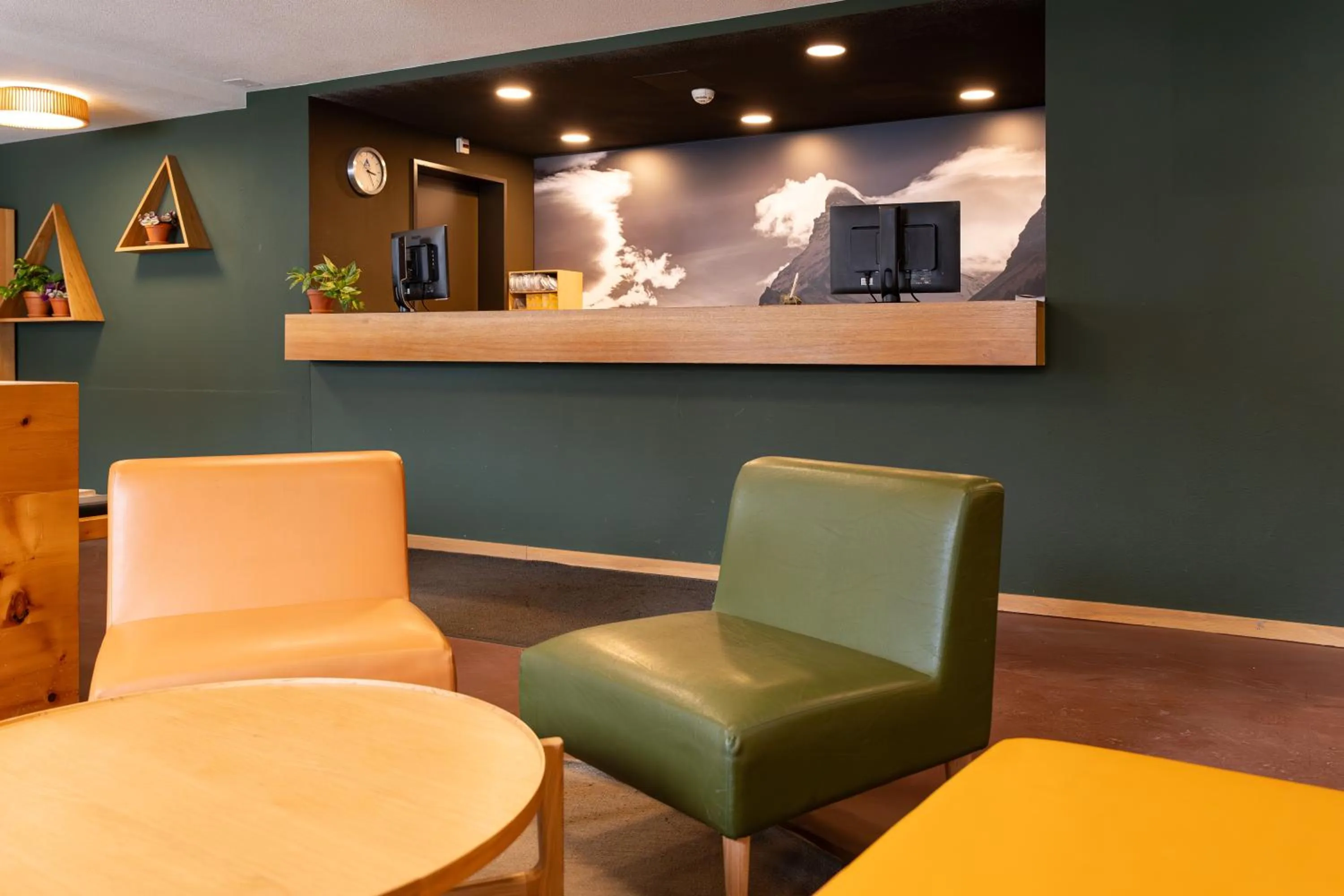 Lobby or reception in Zermatt Youth Hostel