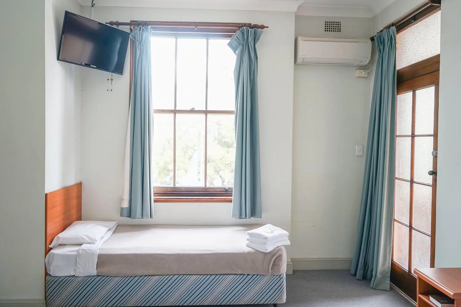 Bedroom, Bed in Hurstville Ritz Hotel