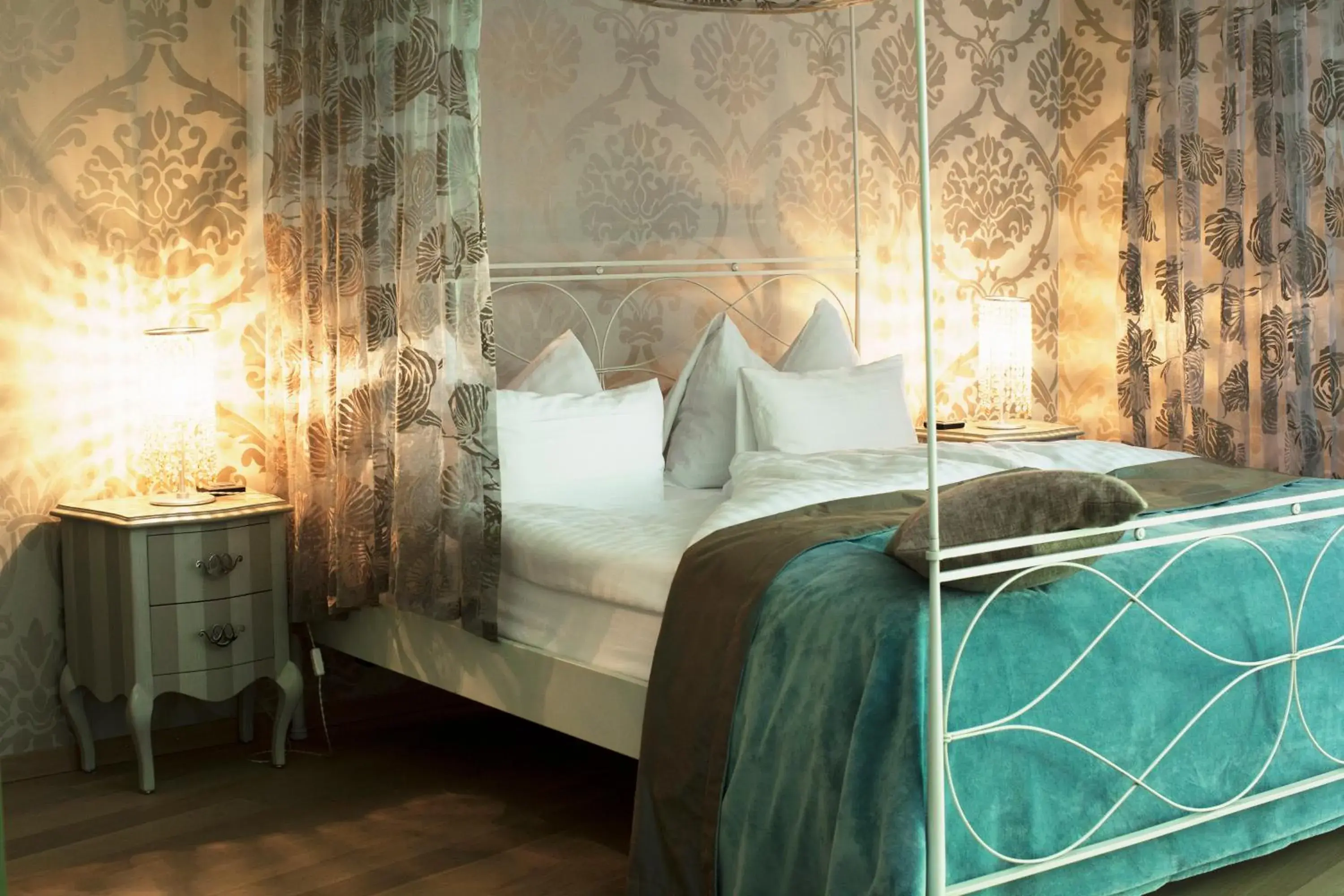 Suite with Spa Bath in Bad Bubendorf Design & Lifestyle Hotel Suite with Spa Bath in Bad Bubendorf Design & Lifestyle Hotel