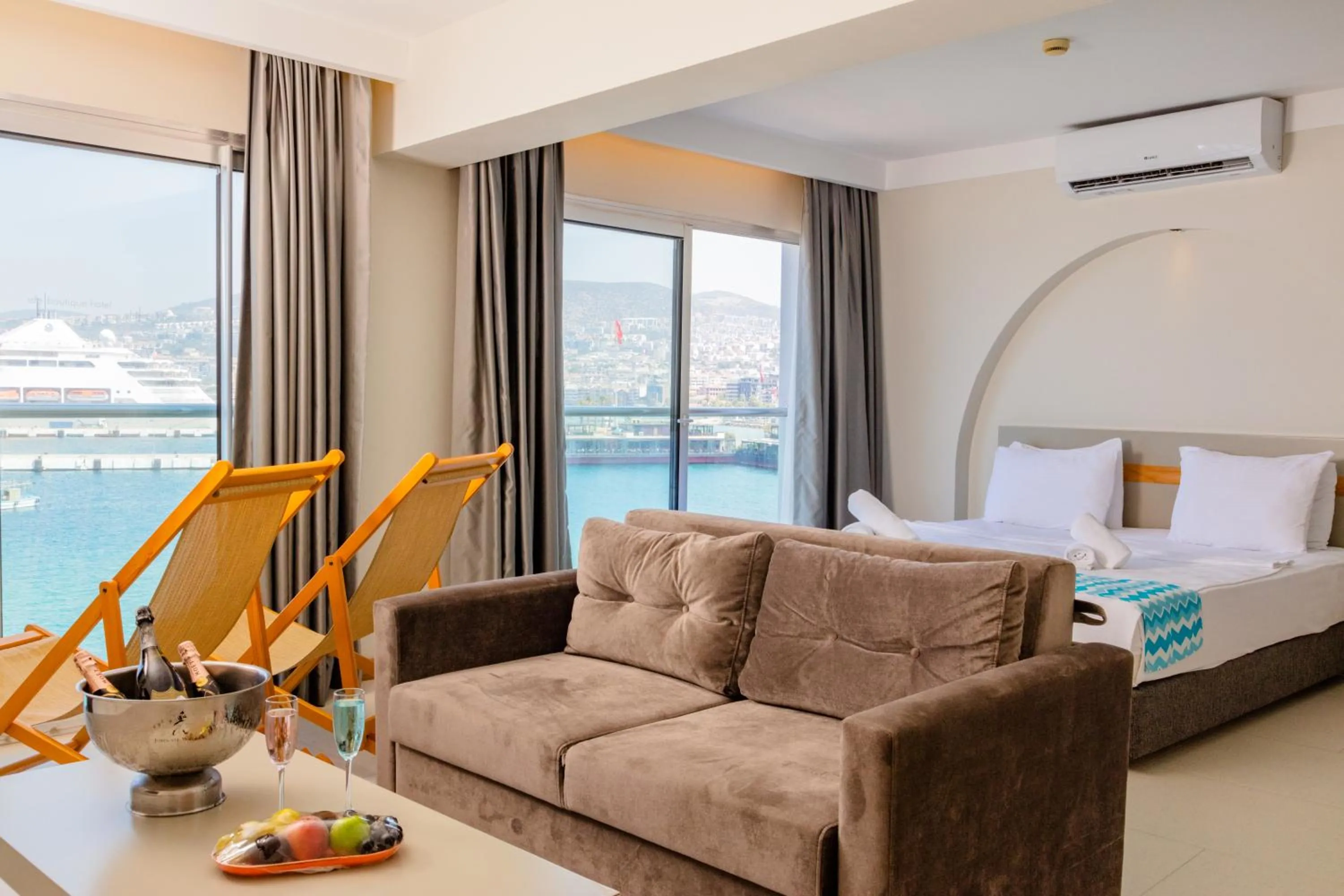 Photo of the whole room, Bed in Efe Hotel