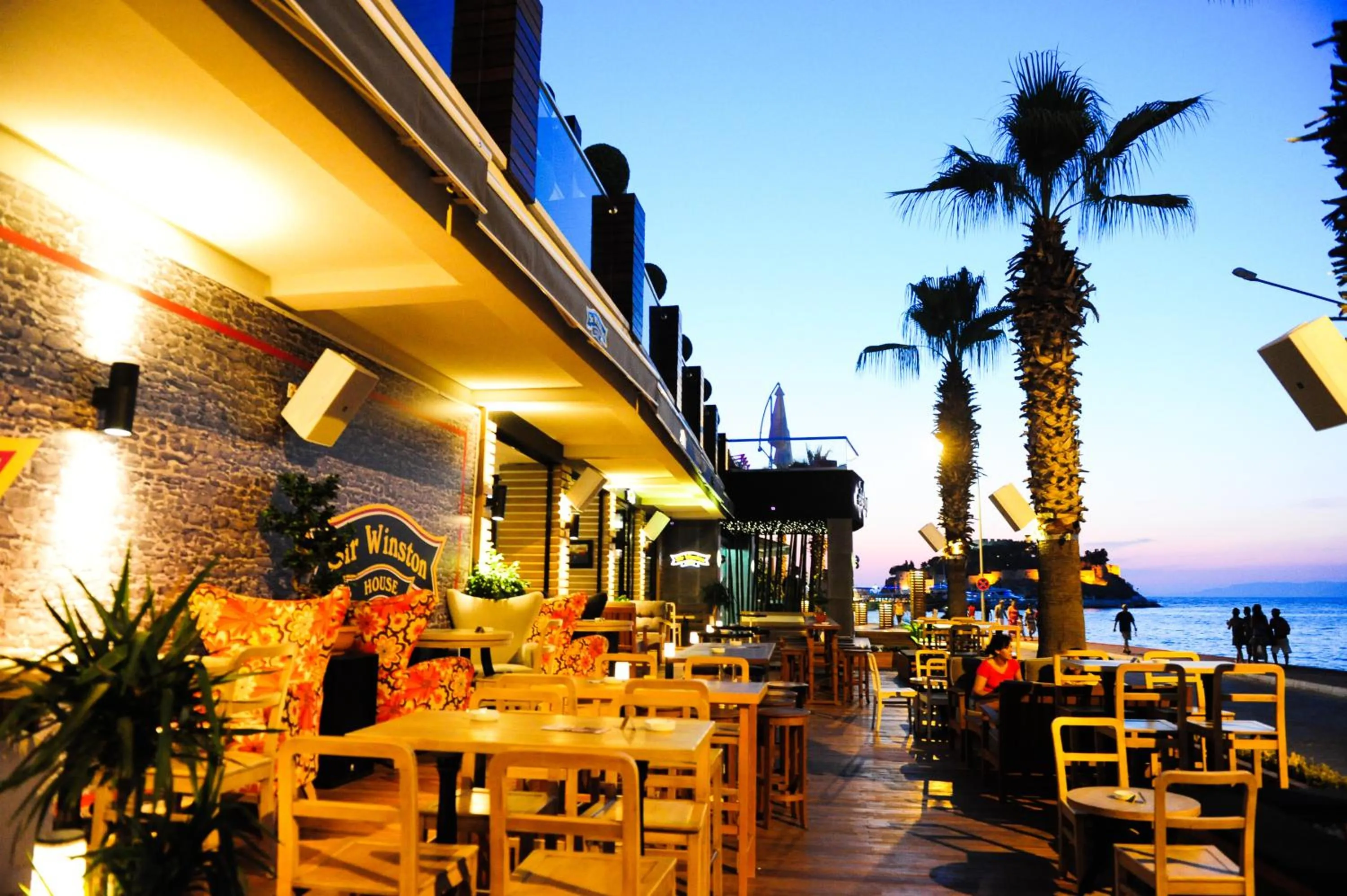 Restaurant/places to eat in Efe Hotel