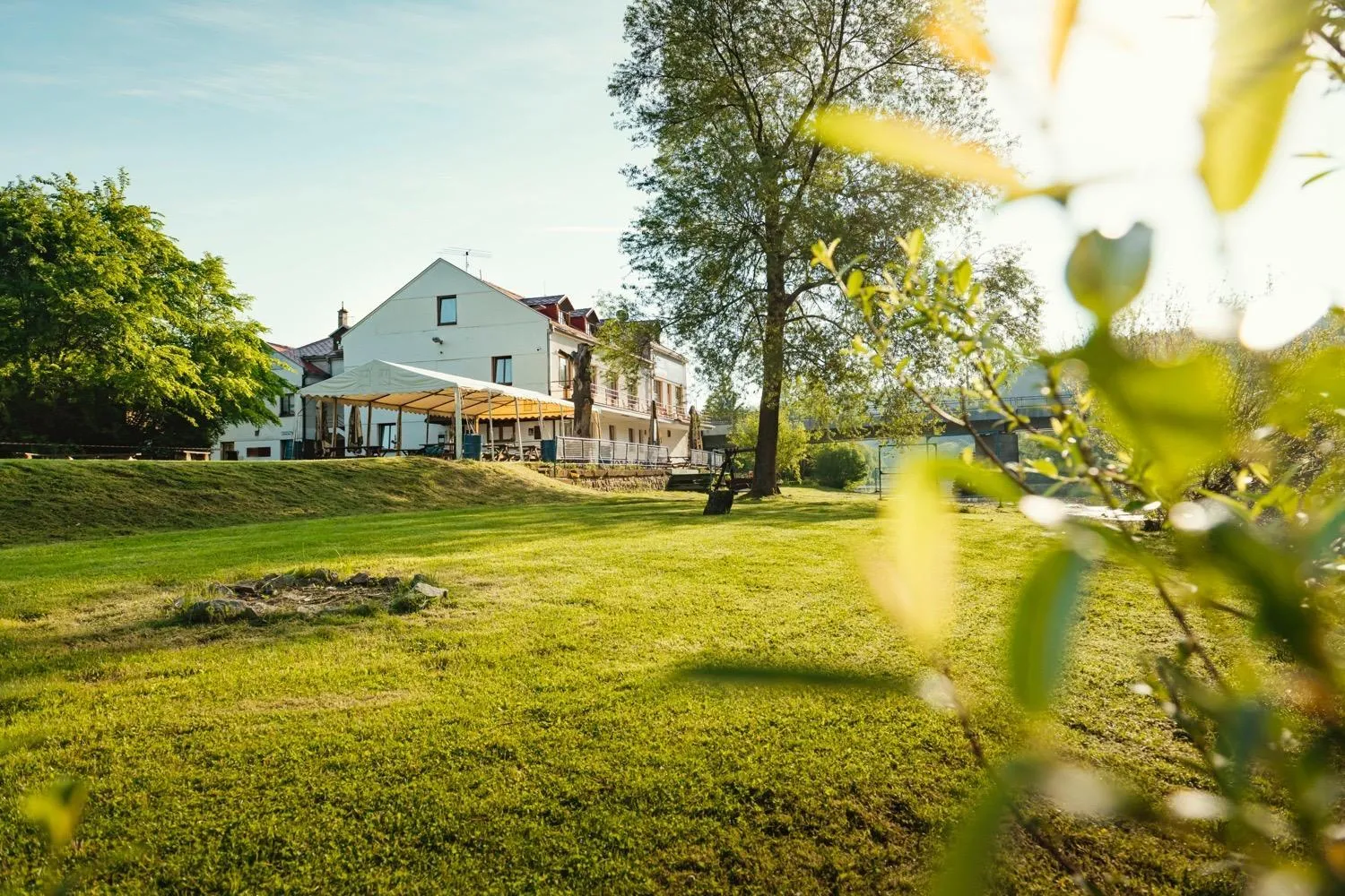 Property building in Ostende Chocerady - ubytování u řeky