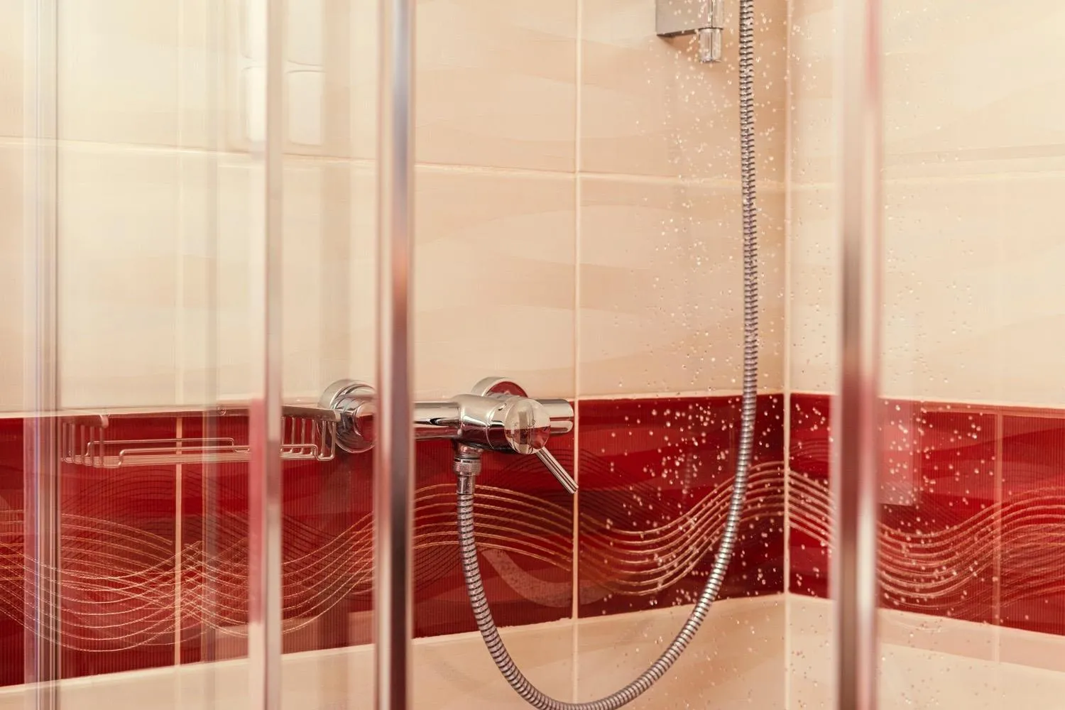 Shower in Ostende Chocerady - ubytování u řeky