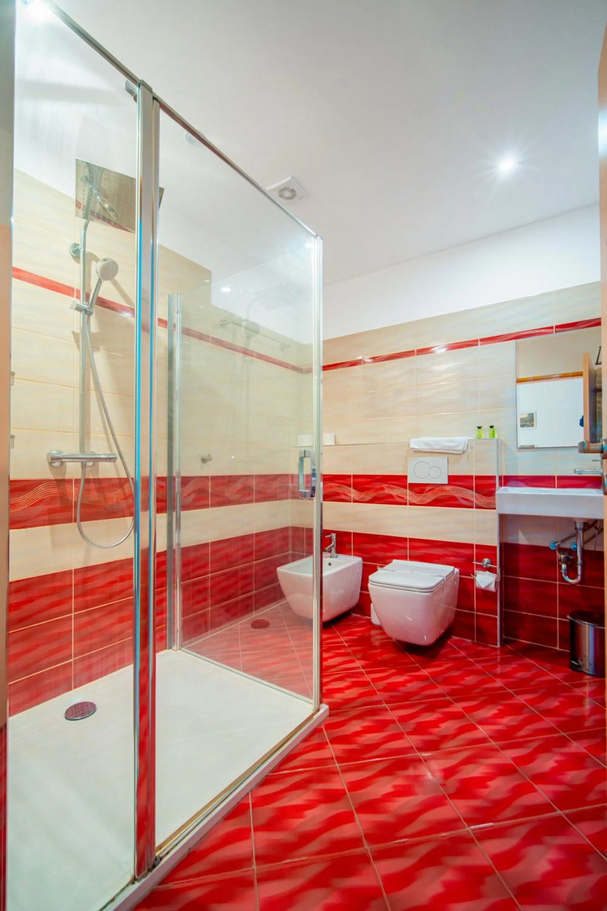 Shower in Ostende Chocerady - ubytování u řeky