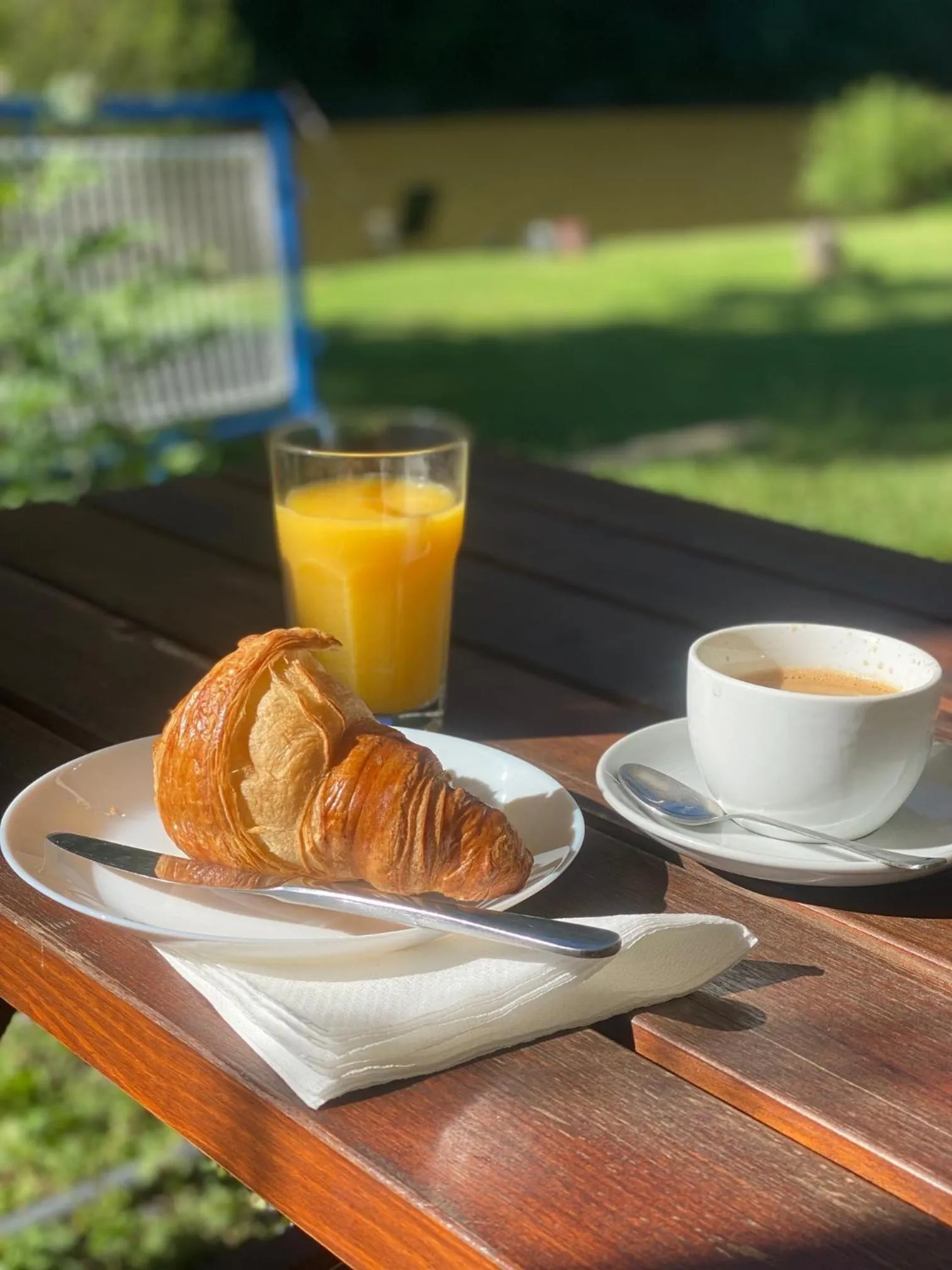 Breakfast in Ostende Chocerady - ubytování u řeky