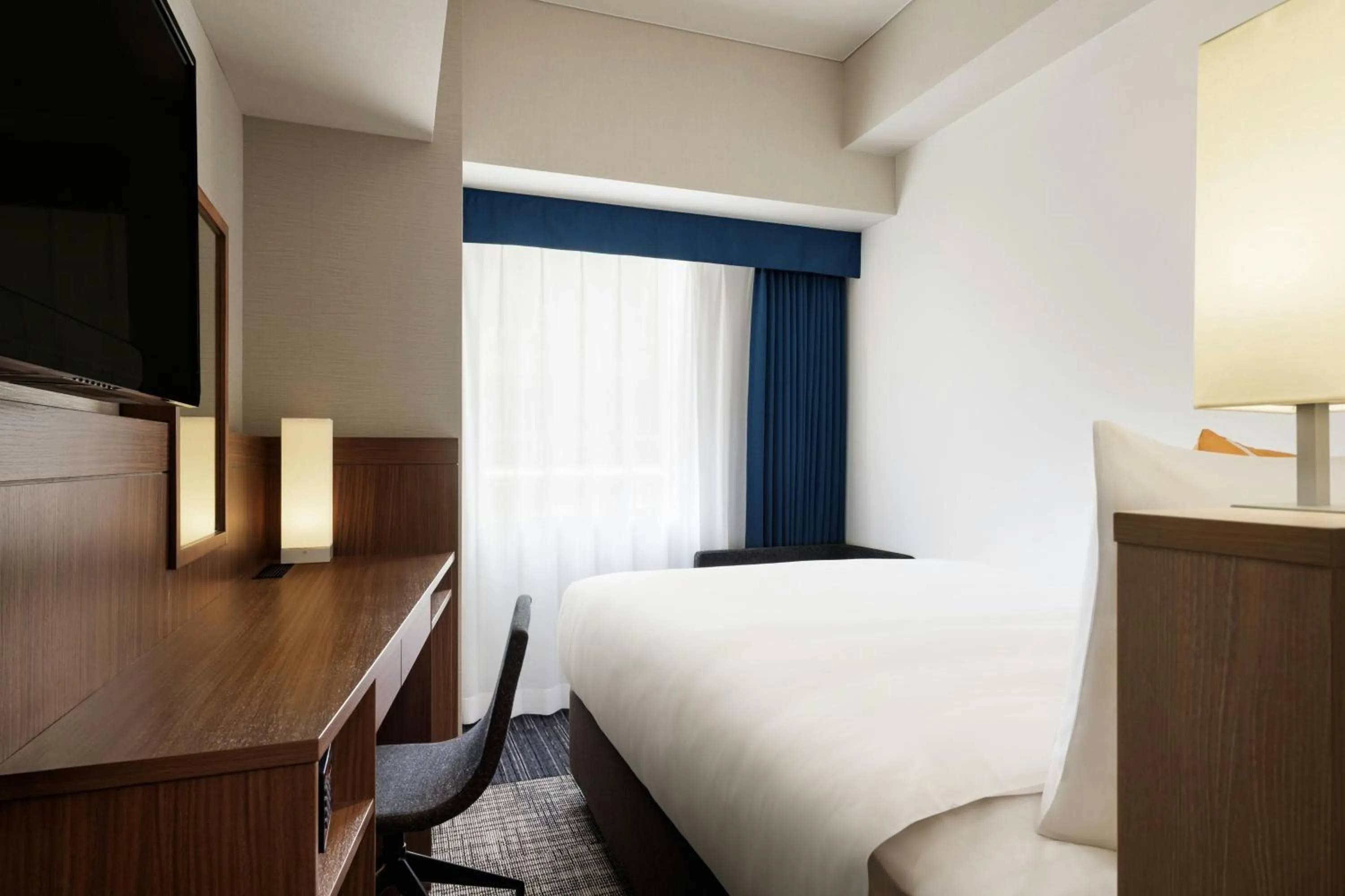 Photo of the whole room, Bed in Four Points Flex by Sheraton Fukuoka Hakata