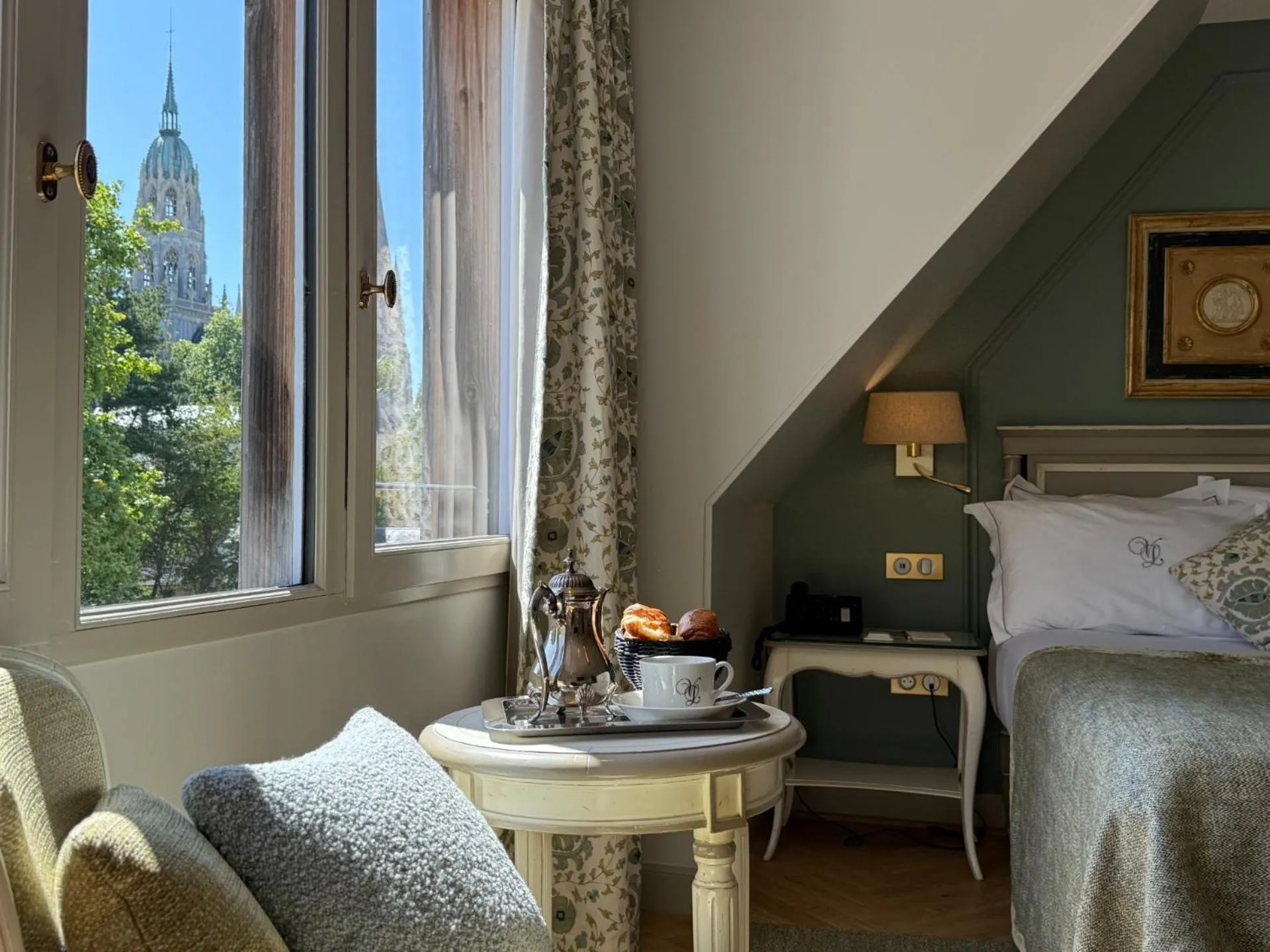 Bed in Villa Lara Hotel