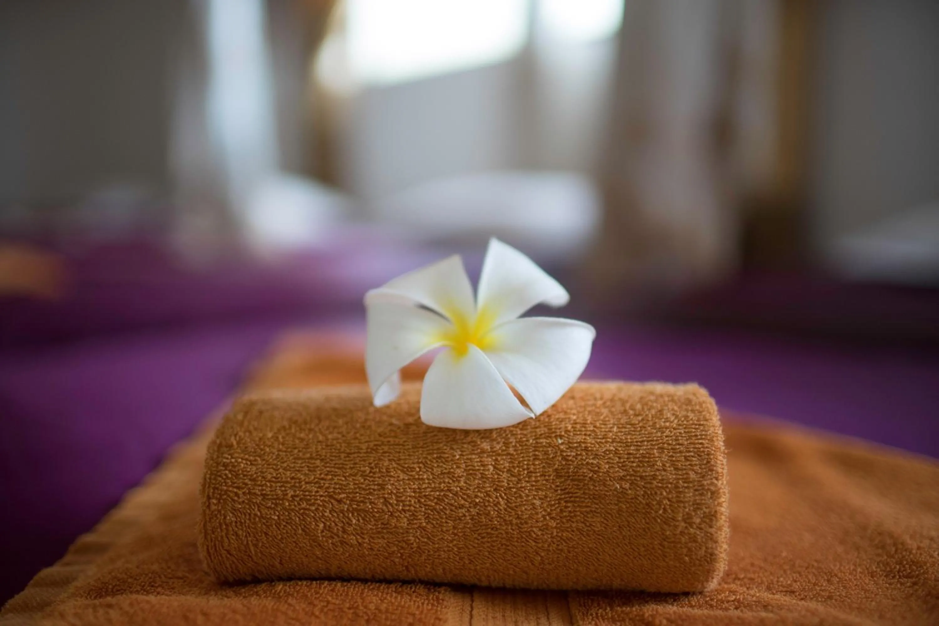 Massage, Bed in Smiling Deluxe Hotel