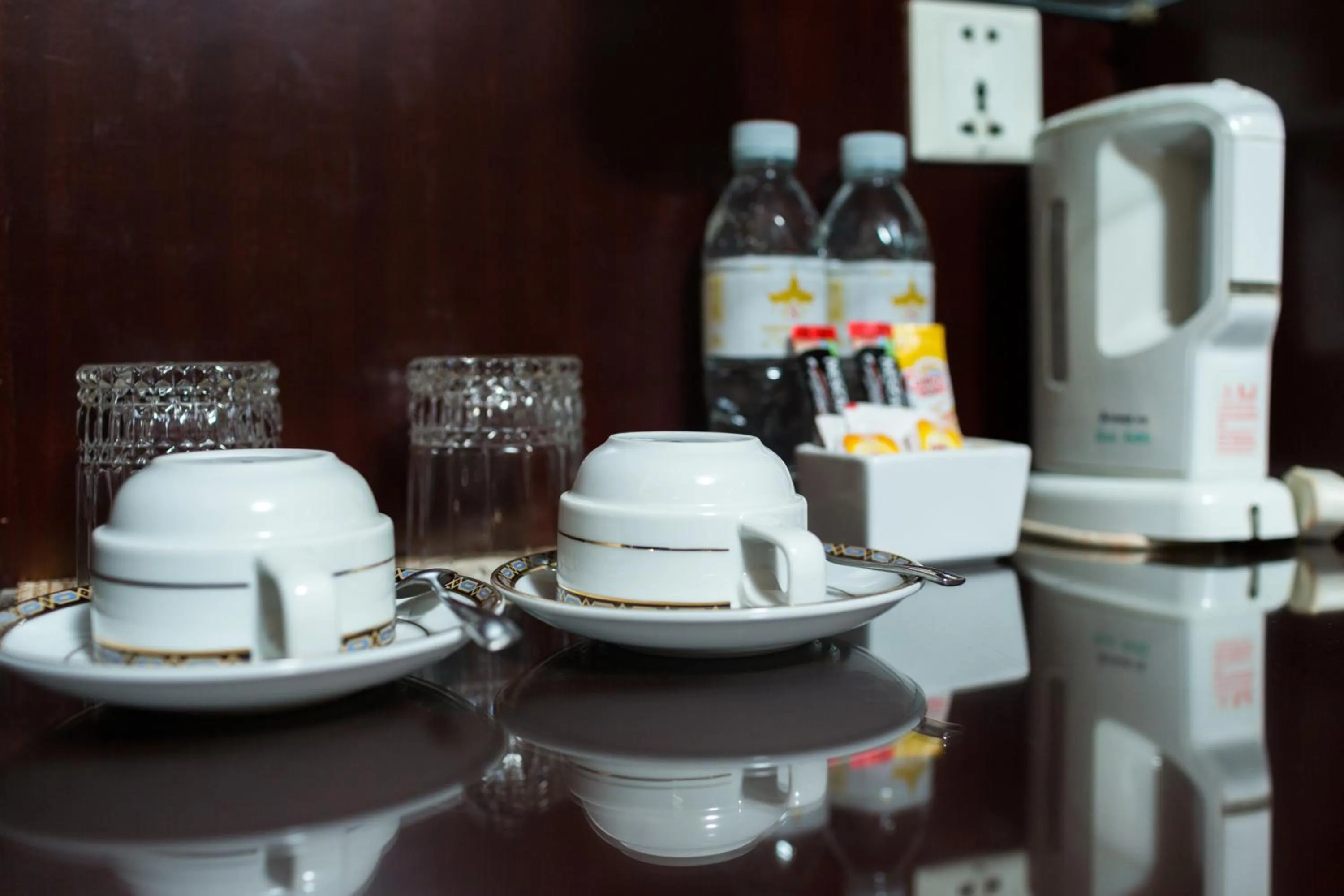 Coffee/tea facilities in Smiling Deluxe Hotel
