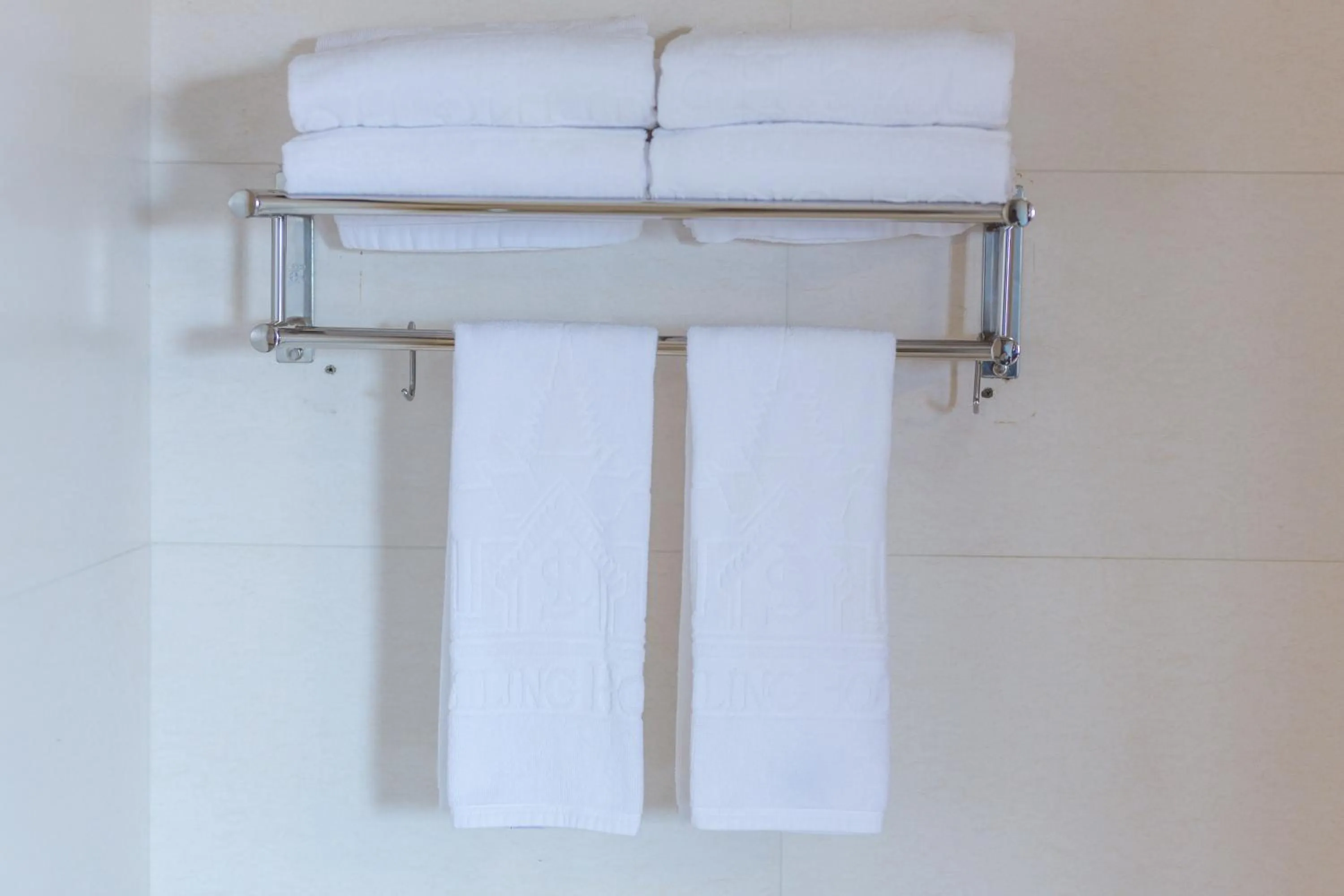 Bathroom in Smiling Deluxe Hotel