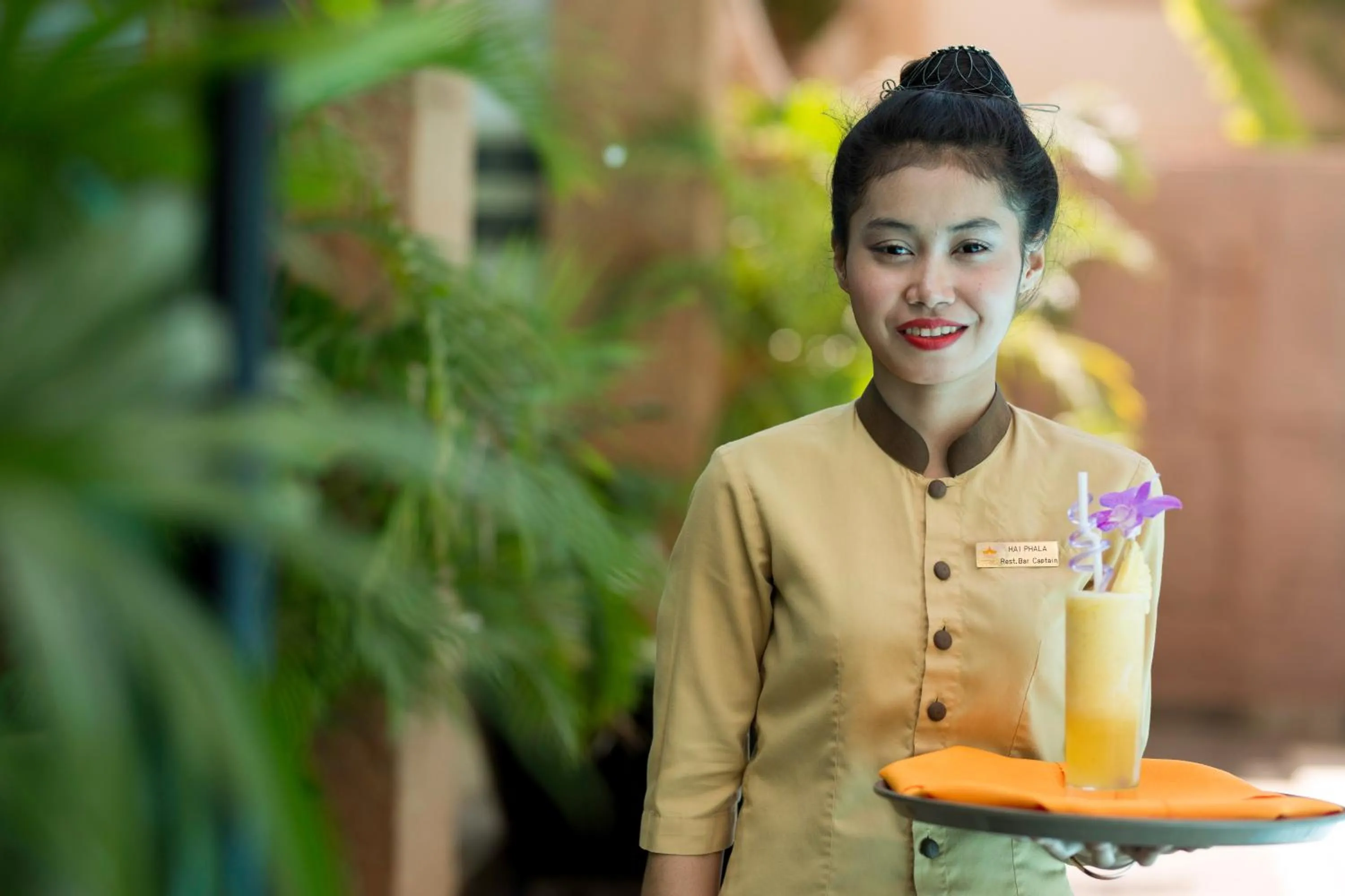 Drinks in Smiling Deluxe Hotel