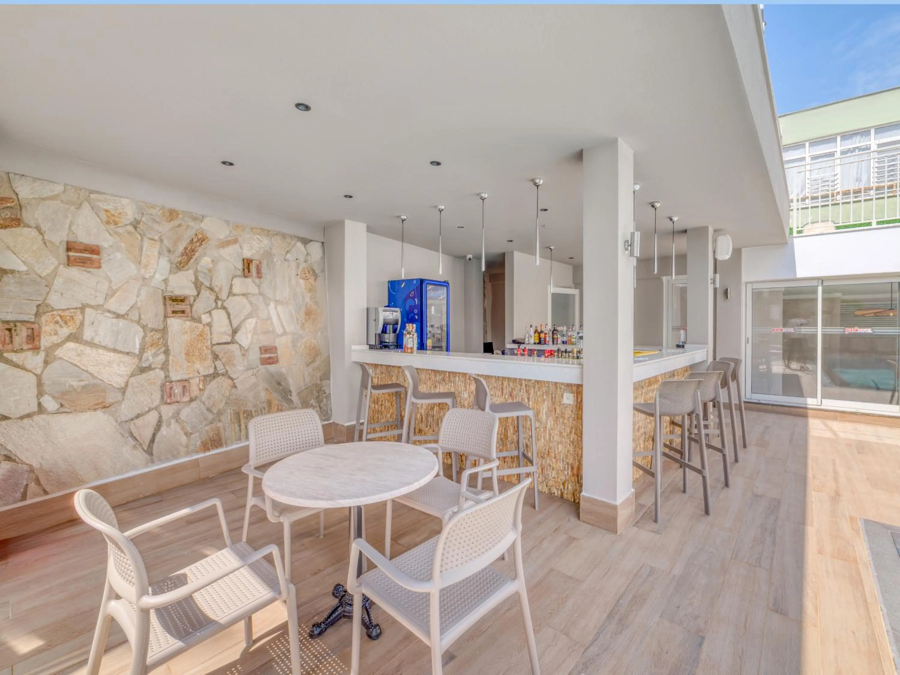 Swimming pool in Park Hotel