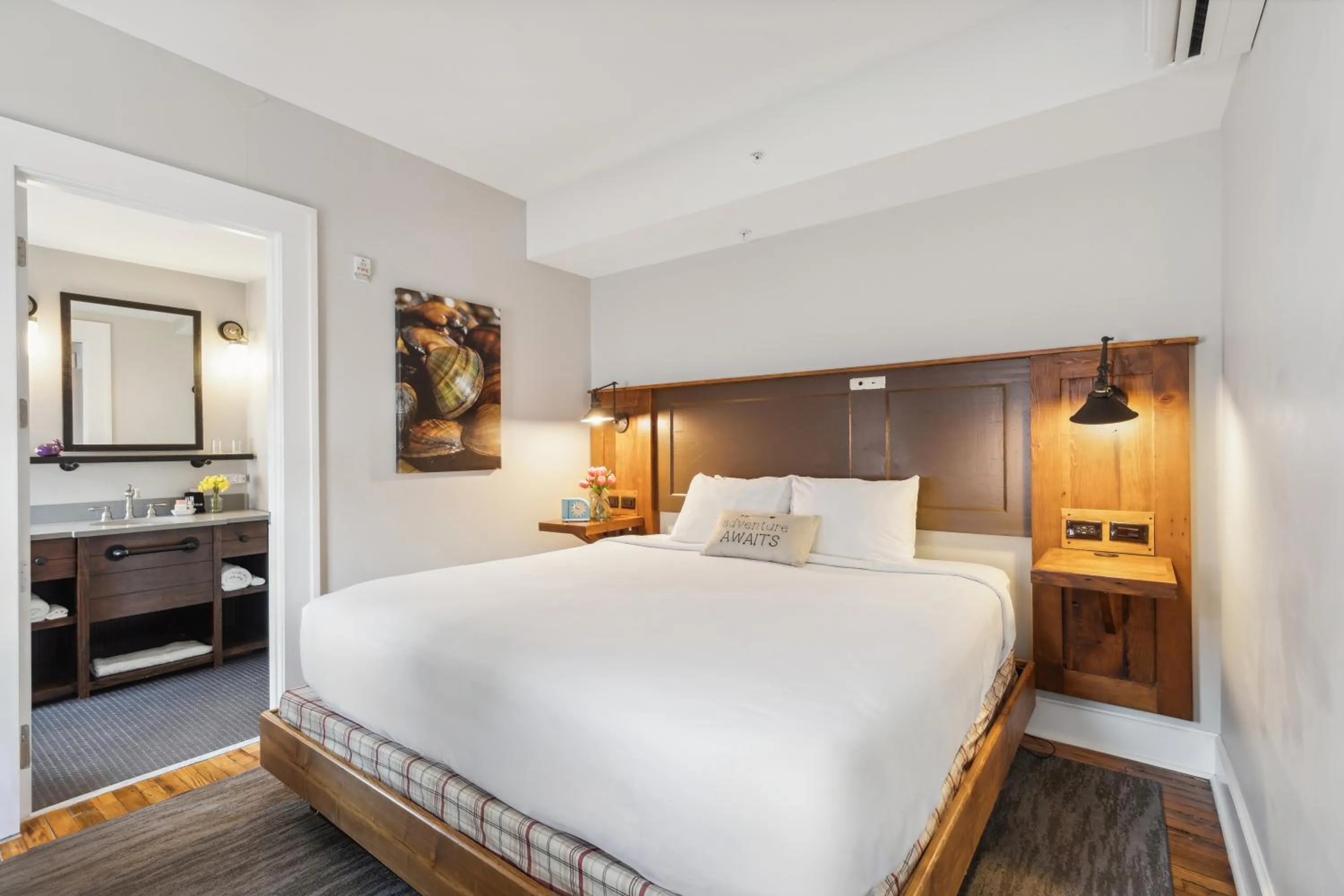 Bedroom, Bed in Western Front Hotel