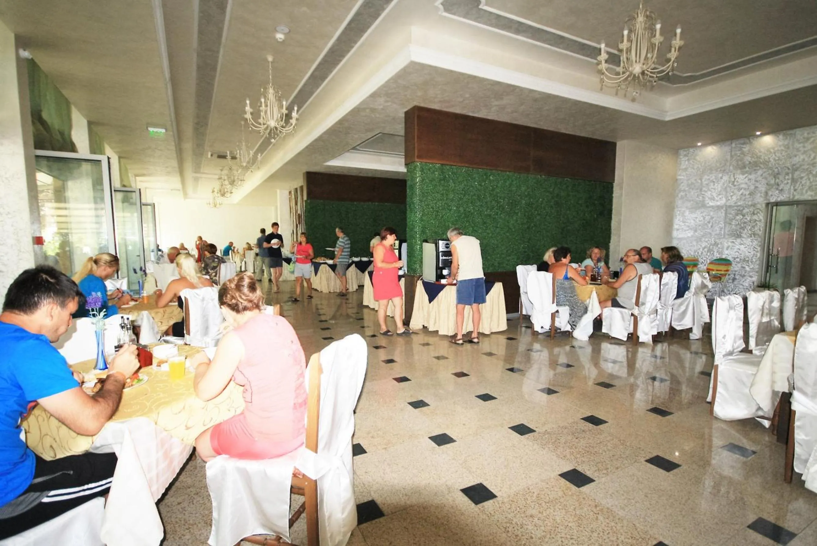 Restaurant/places to eat in Kamenec Hotel