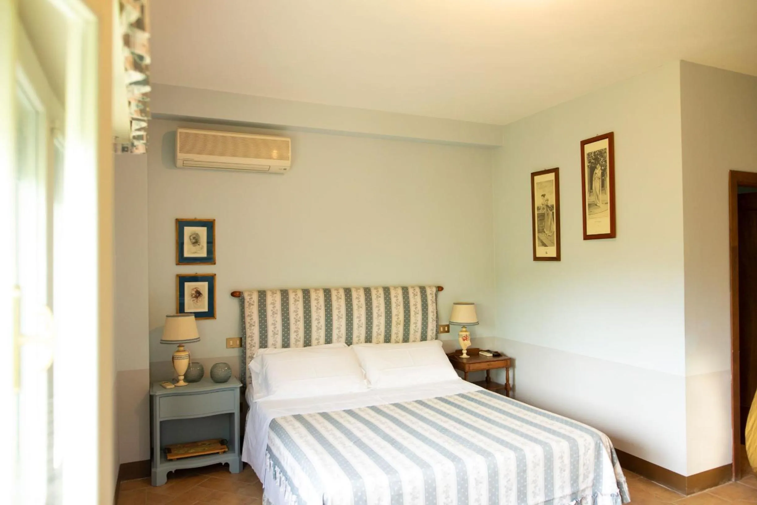 Photo of the whole room, Bed in Villa Pardi