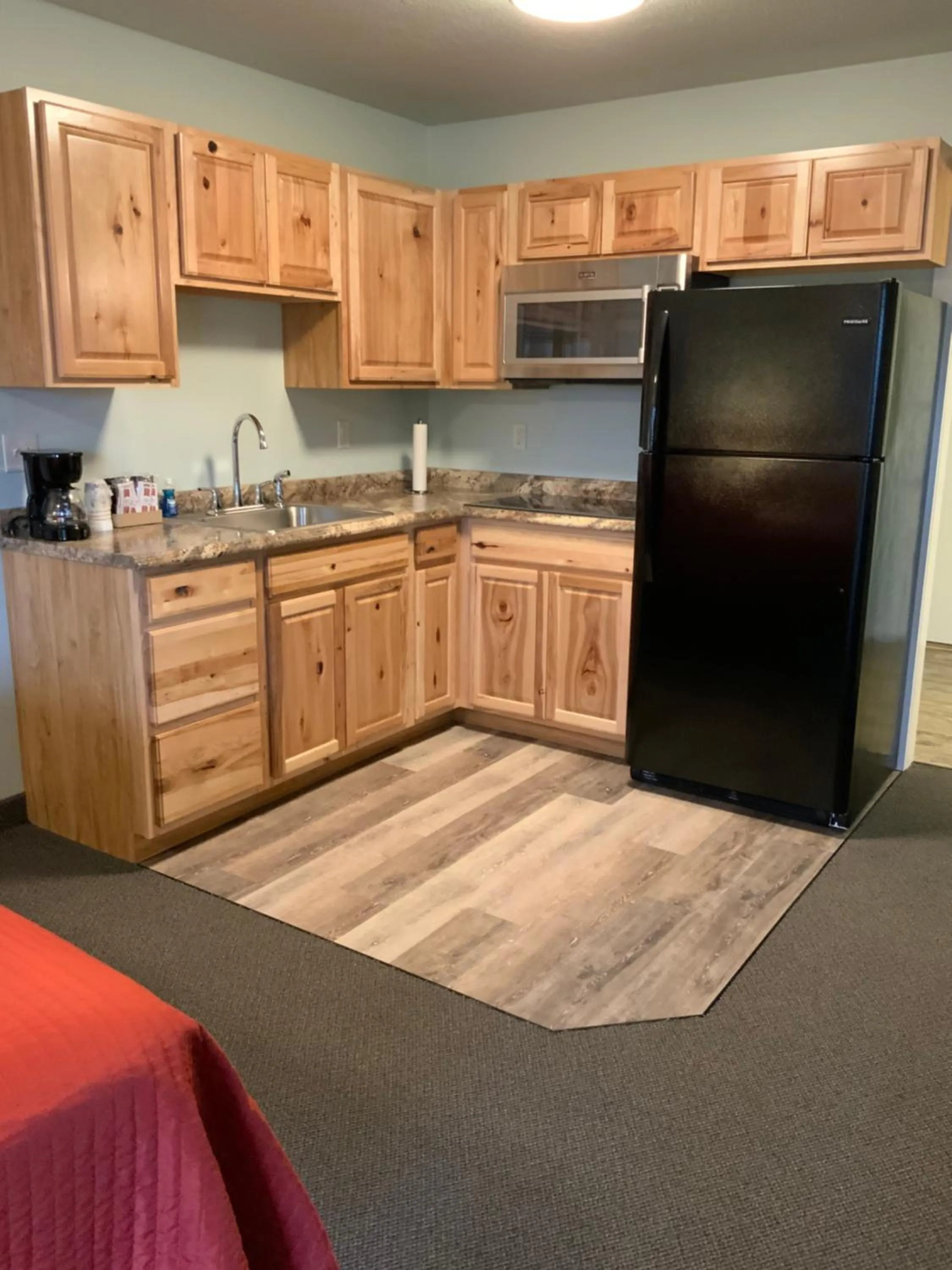 Kitchen or kitchenette in Rockerville Lodge & Cabins