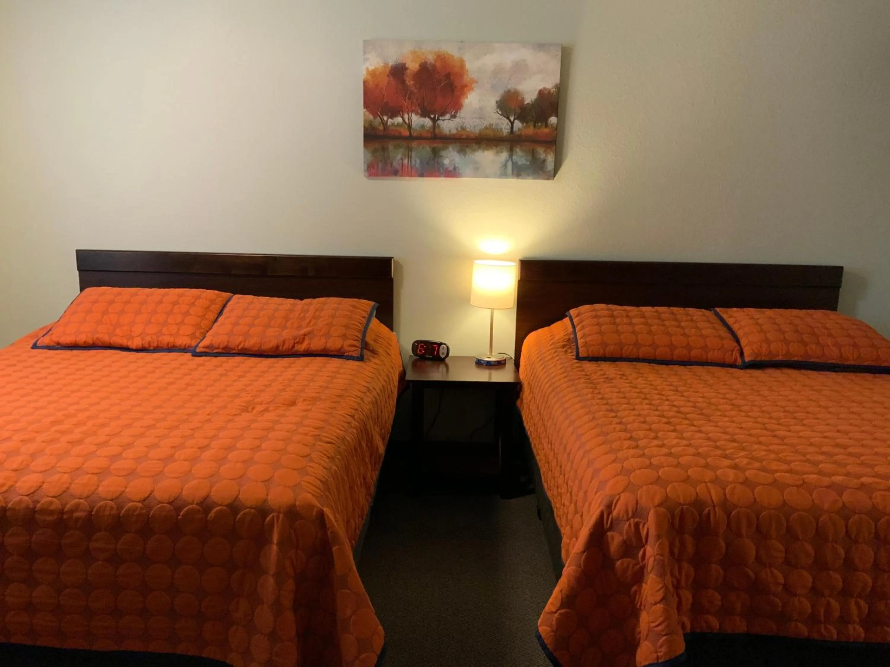 Bed in Rockerville Lodge & Cabins