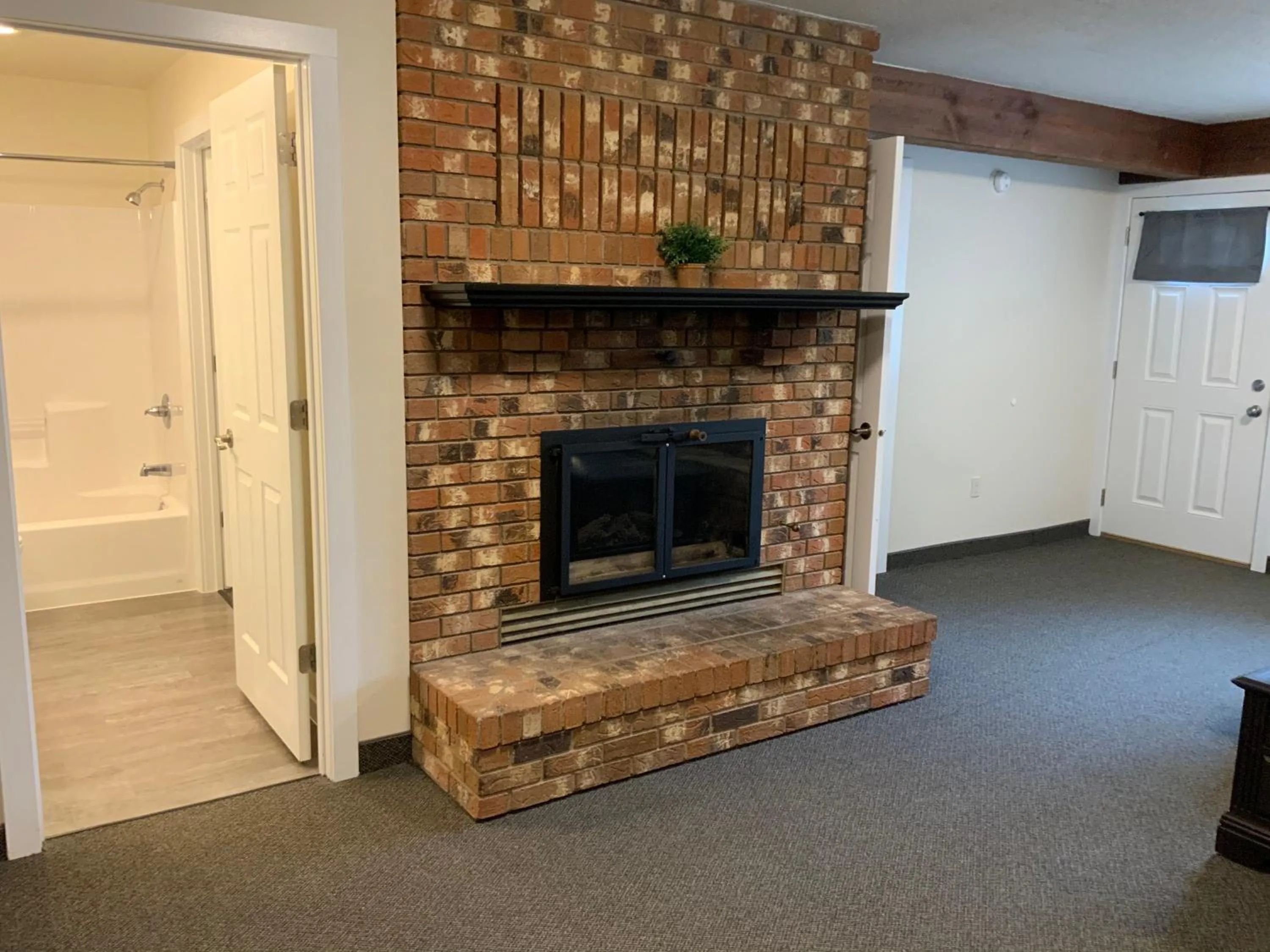 Living room in Rockerville Lodge & Cabins