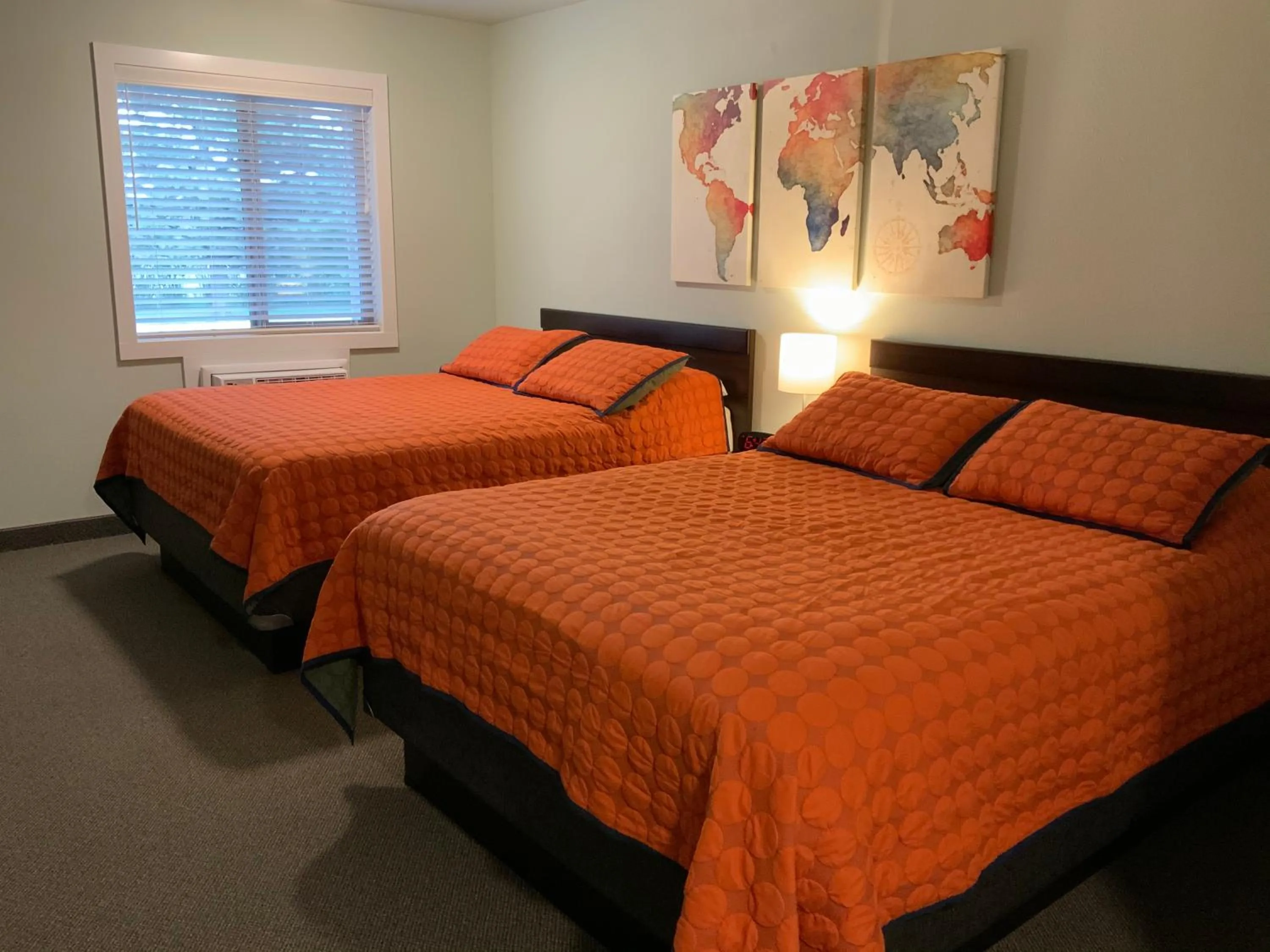 Bed in Rockerville Lodge & Cabins