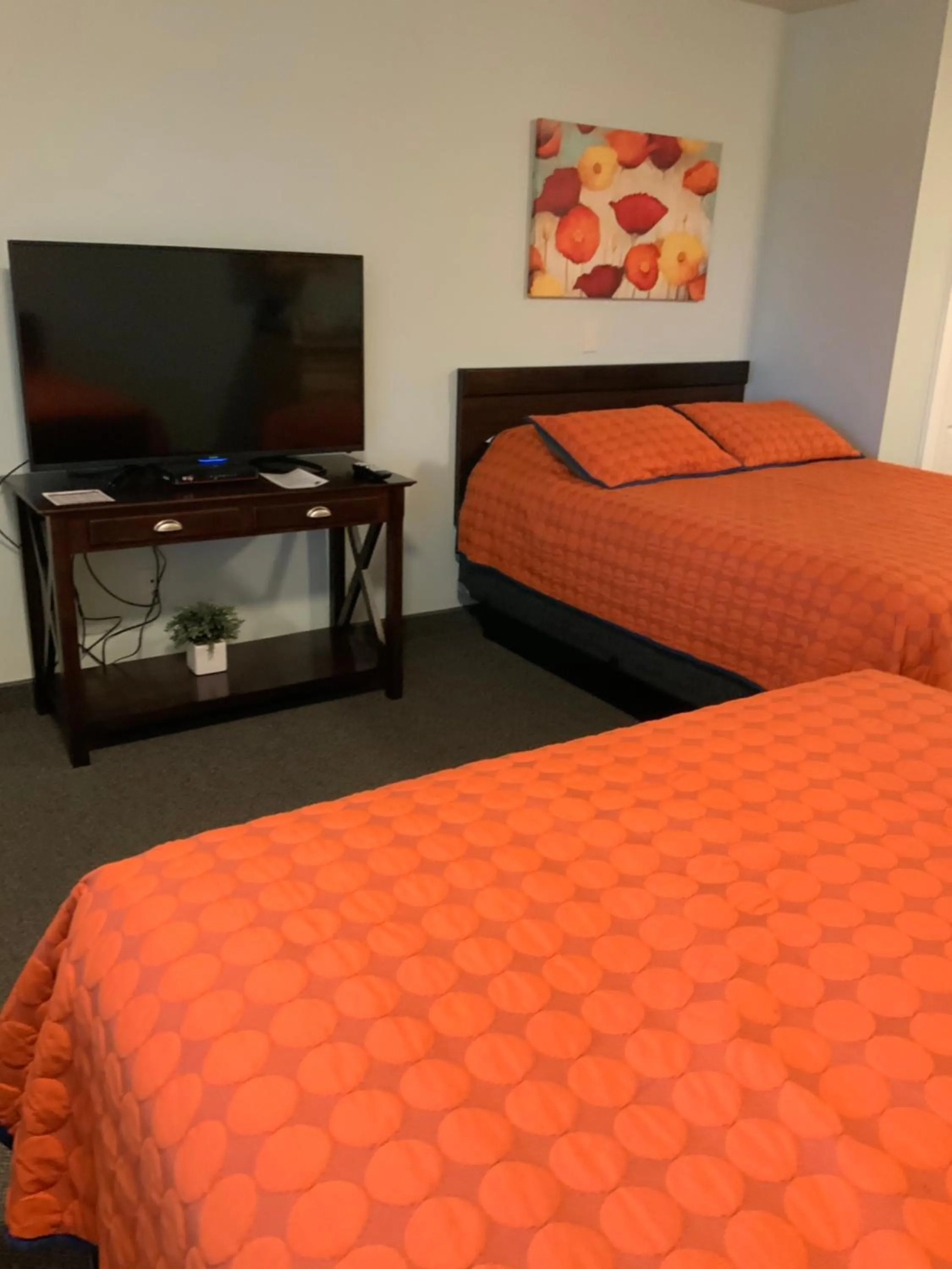 Bed in Rockerville Lodge & Cabins