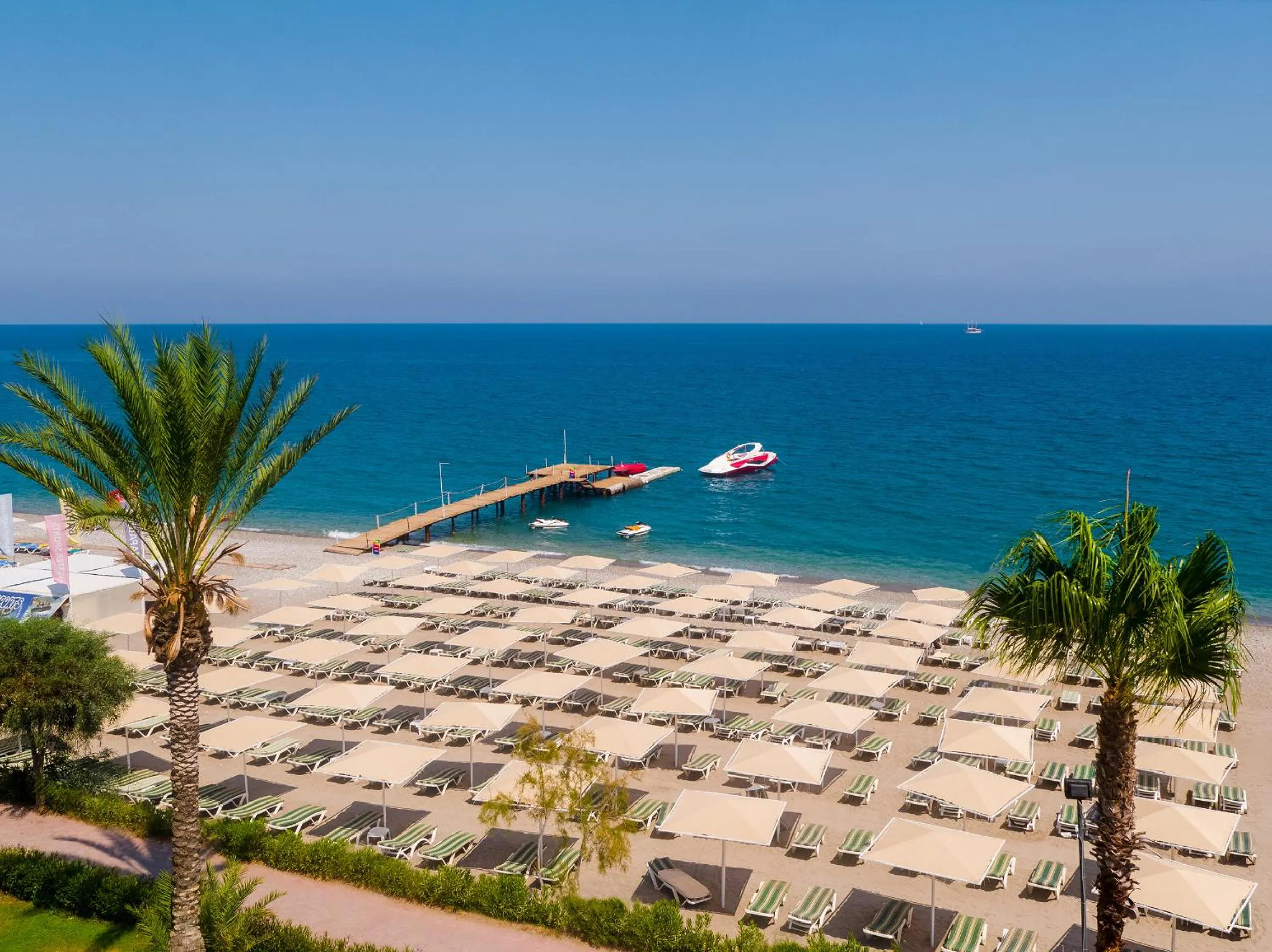 Beach in L'Oceanica Beach Resort