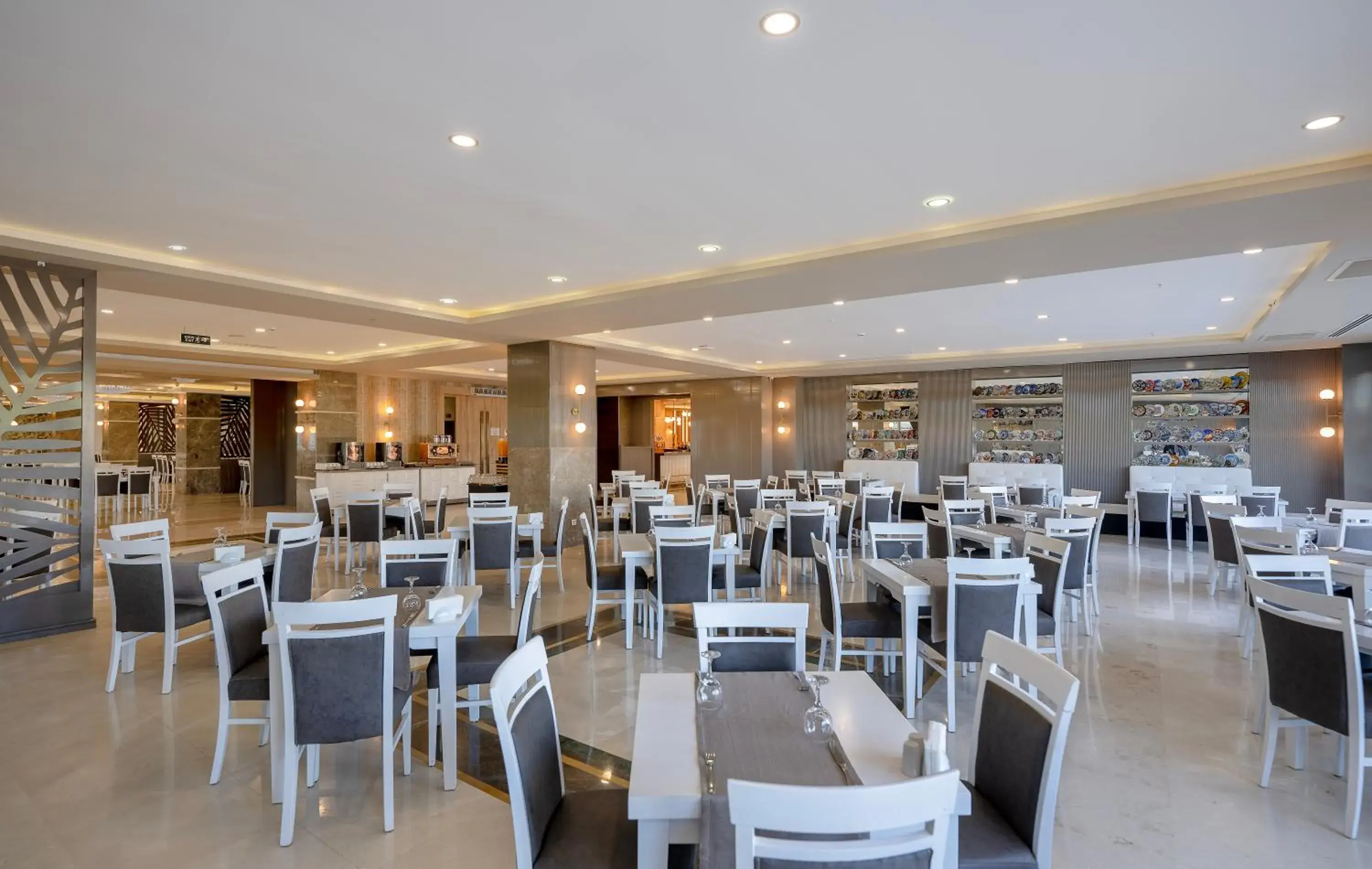 Restaurant/places to eat in L'Oceanica Beach Resort Restaurant/places to eat in L'Oceanica Beach Resort