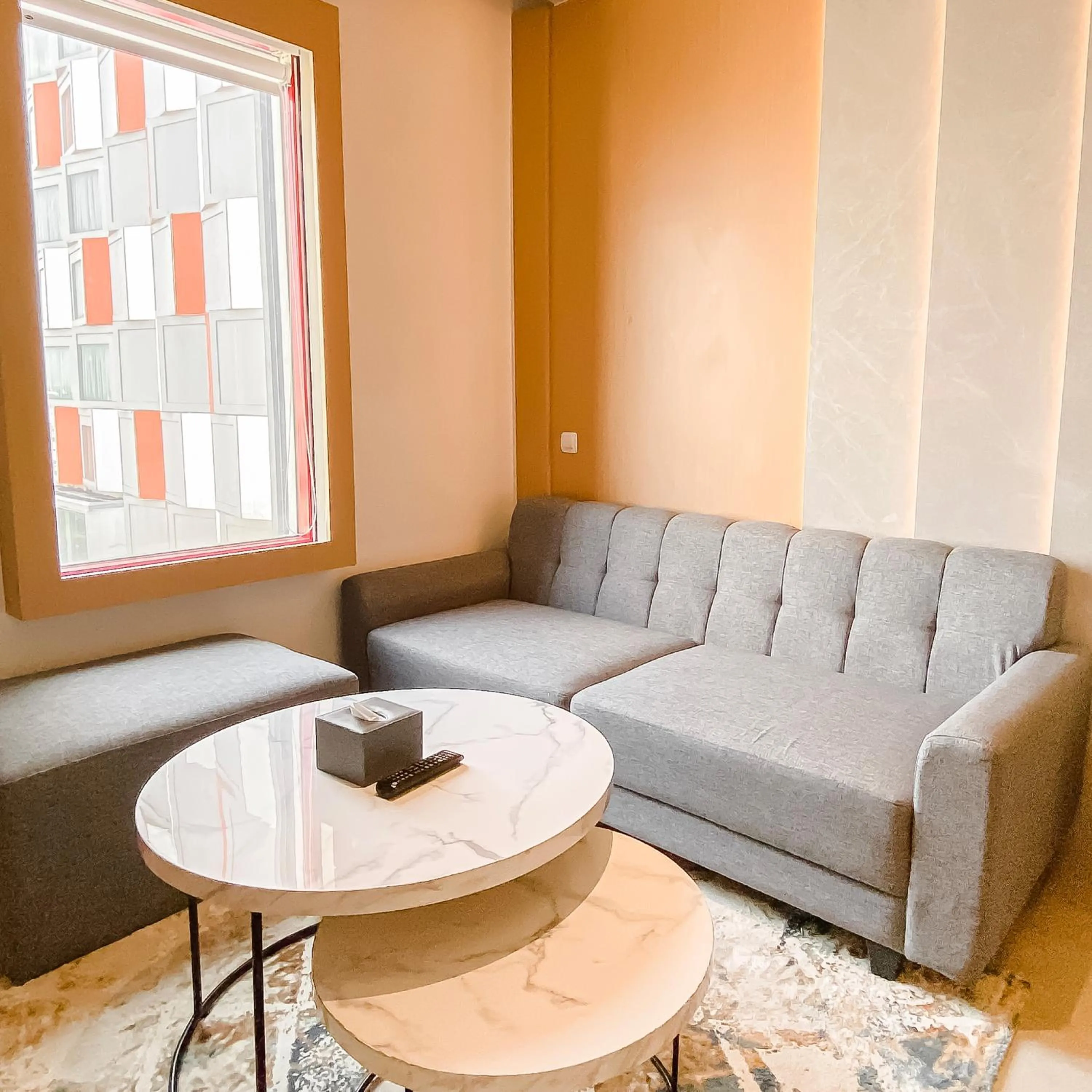 Living room in HARRIS Hotel & Conventions Solo