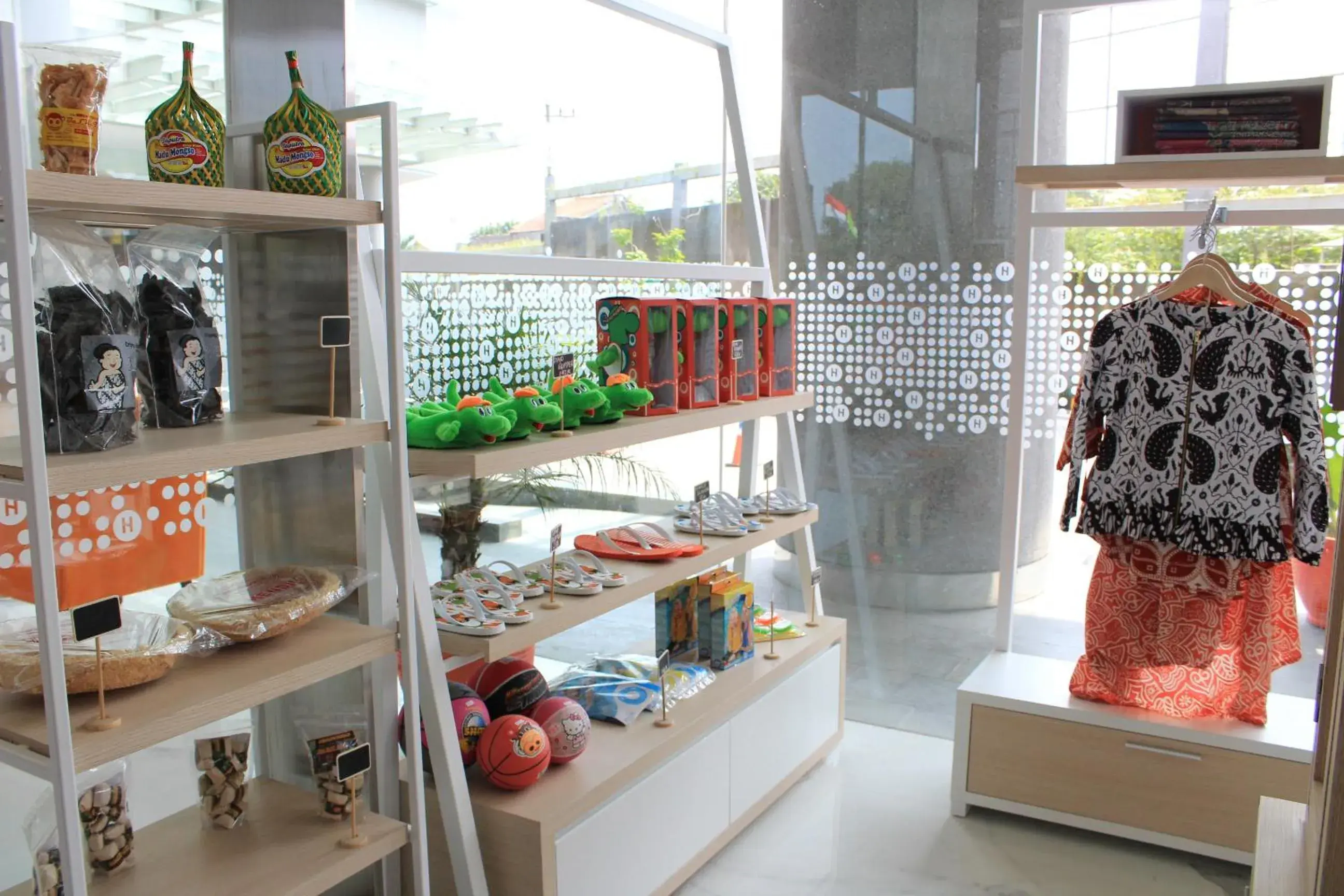 Lobby or reception in HARRIS Hotel & Conventions Solo Lobby or reception in HARRIS Hotel & Conventions Solo