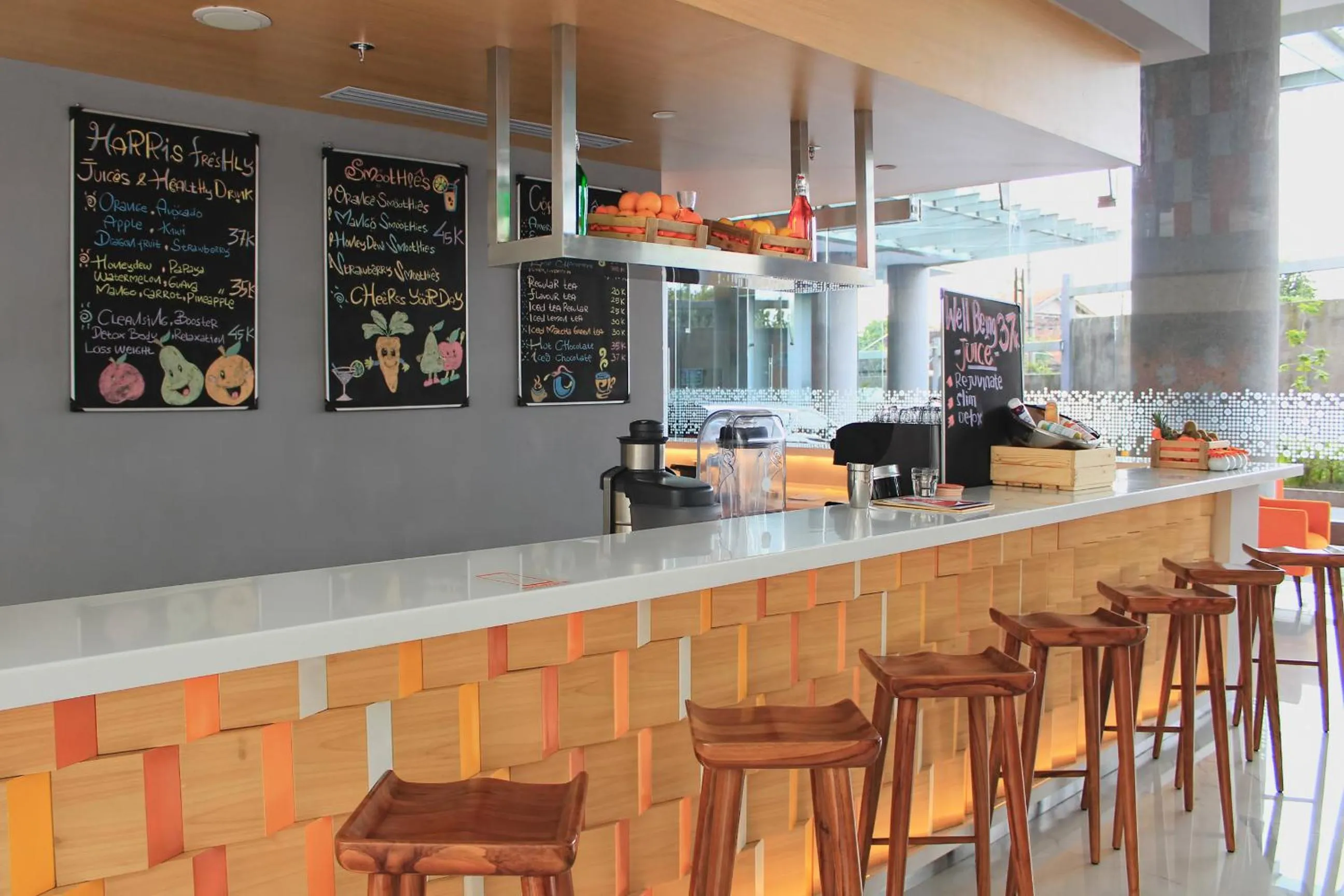 Lounge or bar in HARRIS Hotel & Conventions Solo