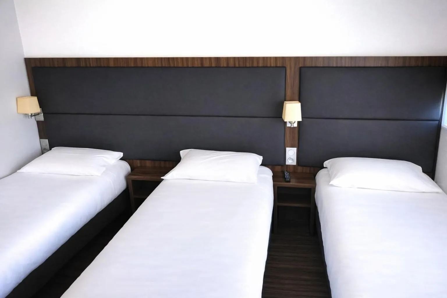 Bed in Kyriad Bordeaux - Merignac Aéroport