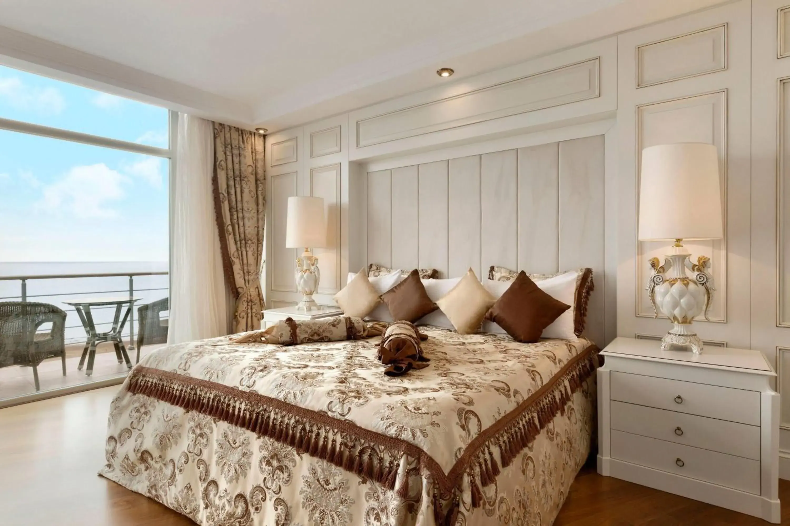 Photo of the whole room, Bed in Ramada by Wyndham Baku Photo of the whole room, Bed in Ramada by Wyndham Baku