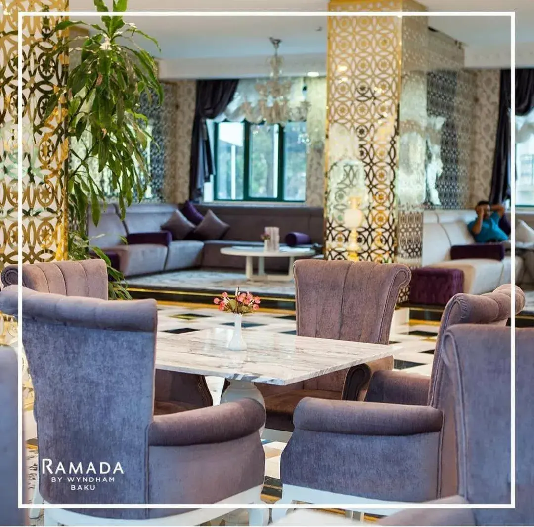 Lounge or bar in Ramada by Wyndham Baku Lounge or bar in Ramada by Wyndham Baku