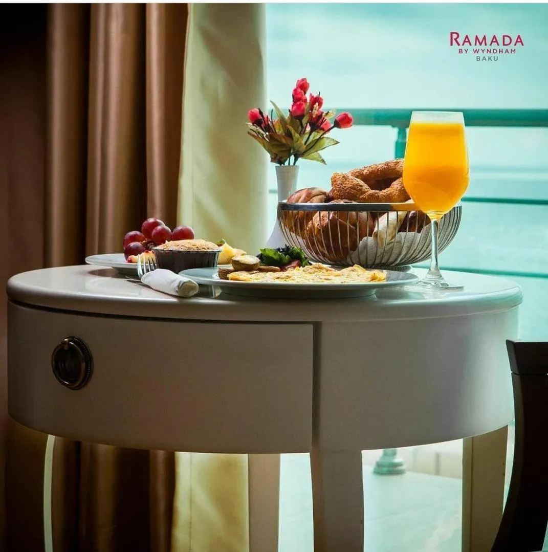 Food and drinks in Ramada by Wyndham Baku