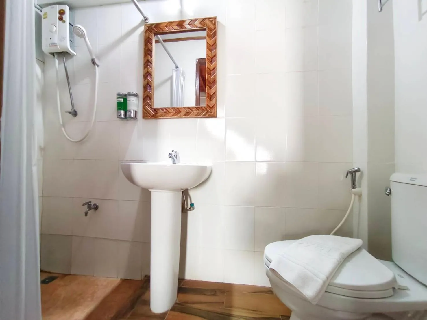 Shower in Apilapa Hotel