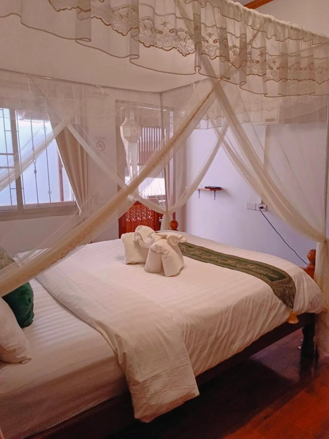 Bed in Apilapa Hotel