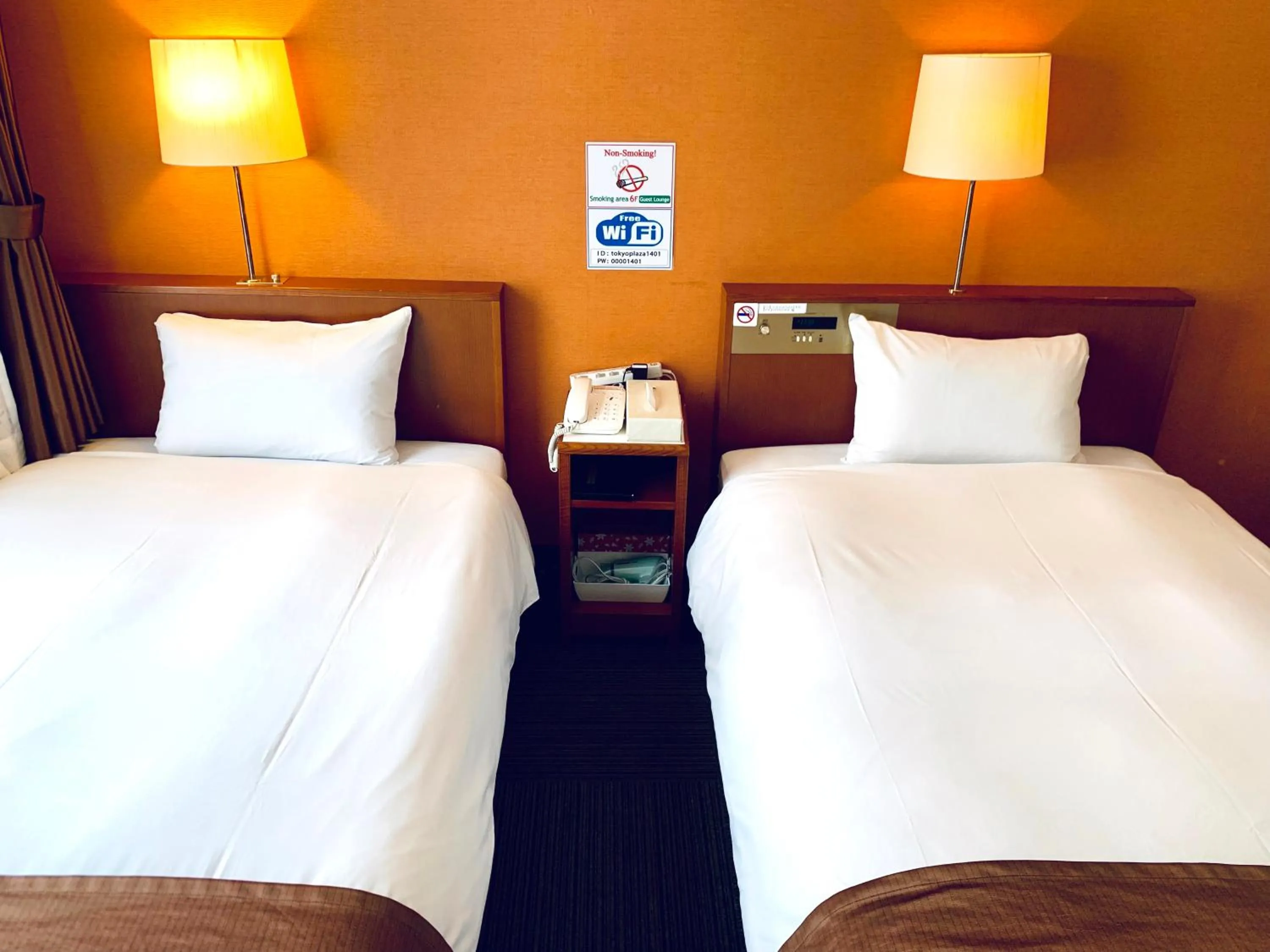 Bed in Tokyo Plaza Hotel