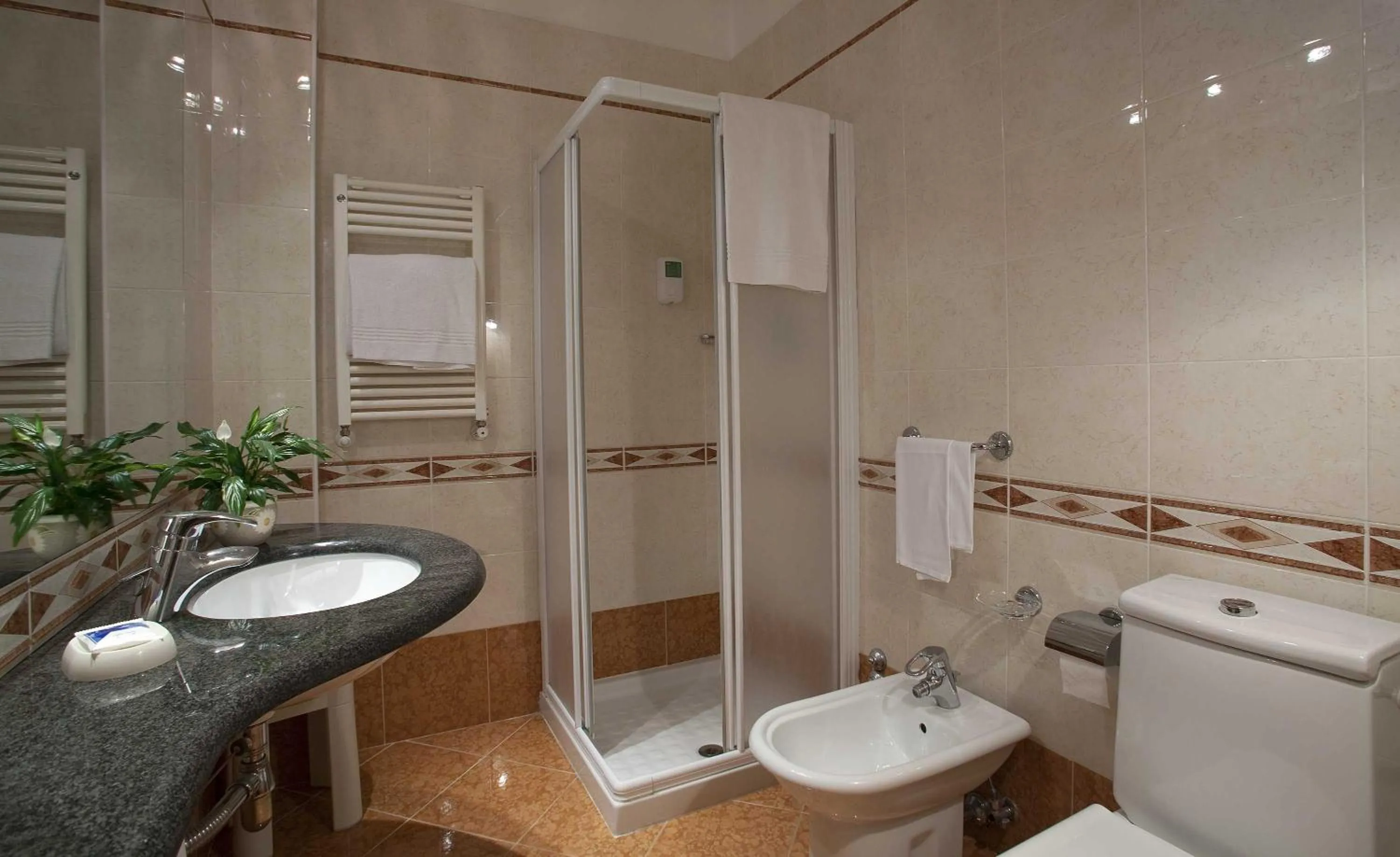 Bathroom in Hotel Harrys' Garden