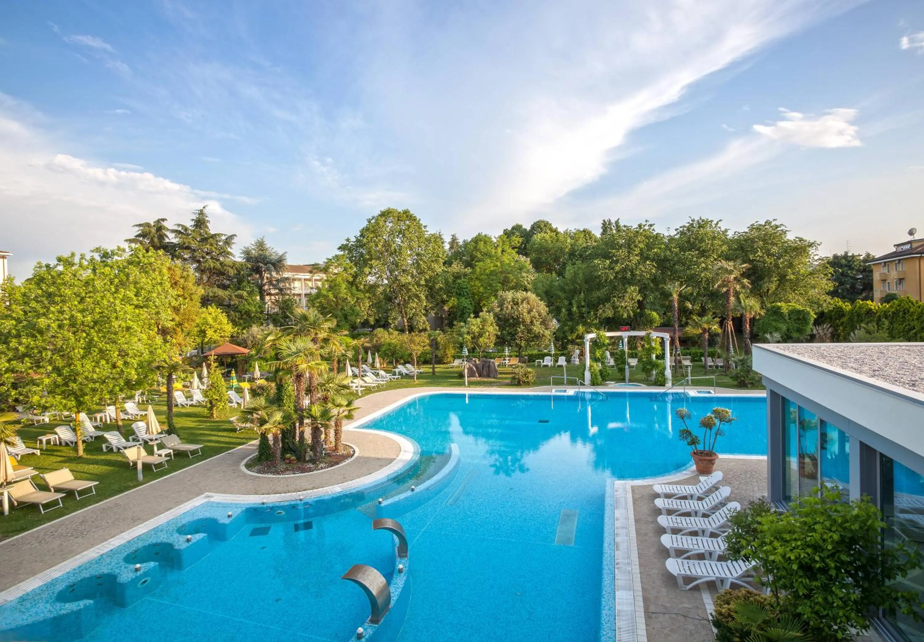 Swimming pool in Hotel Harrys' Garden