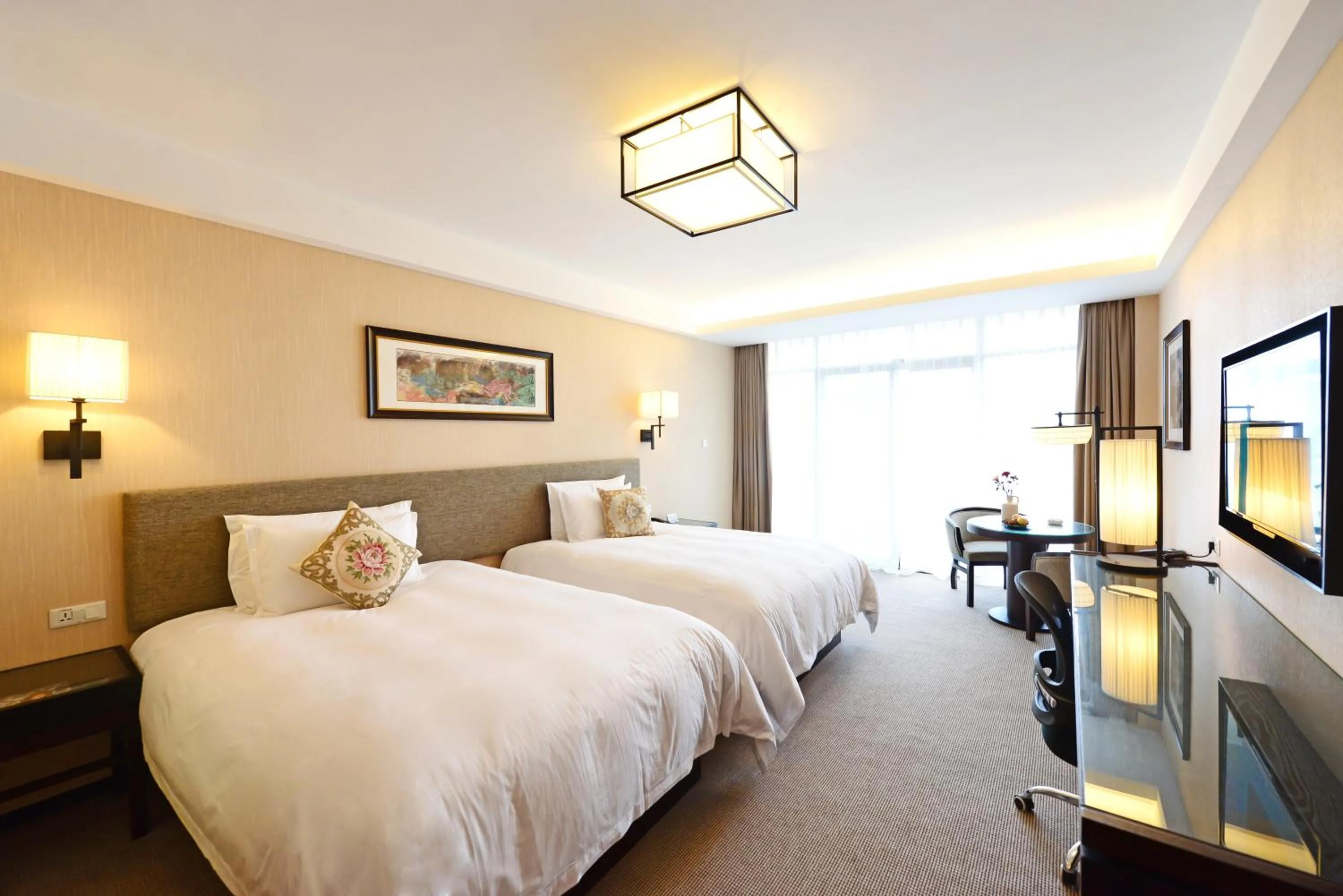 Photo of the whole room, Bed in SSAW Boutique Hotel Hangzhou Qiandao Lake