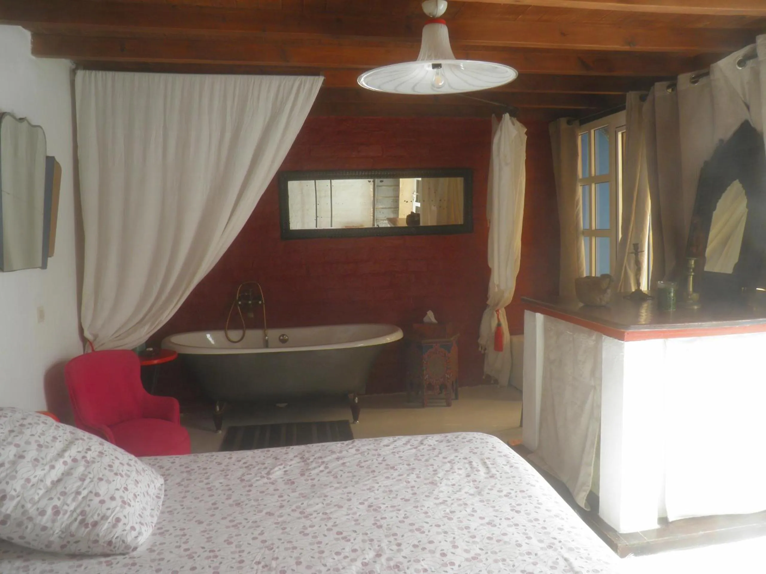 Decorative detail, Bed in La Maison des Artistes