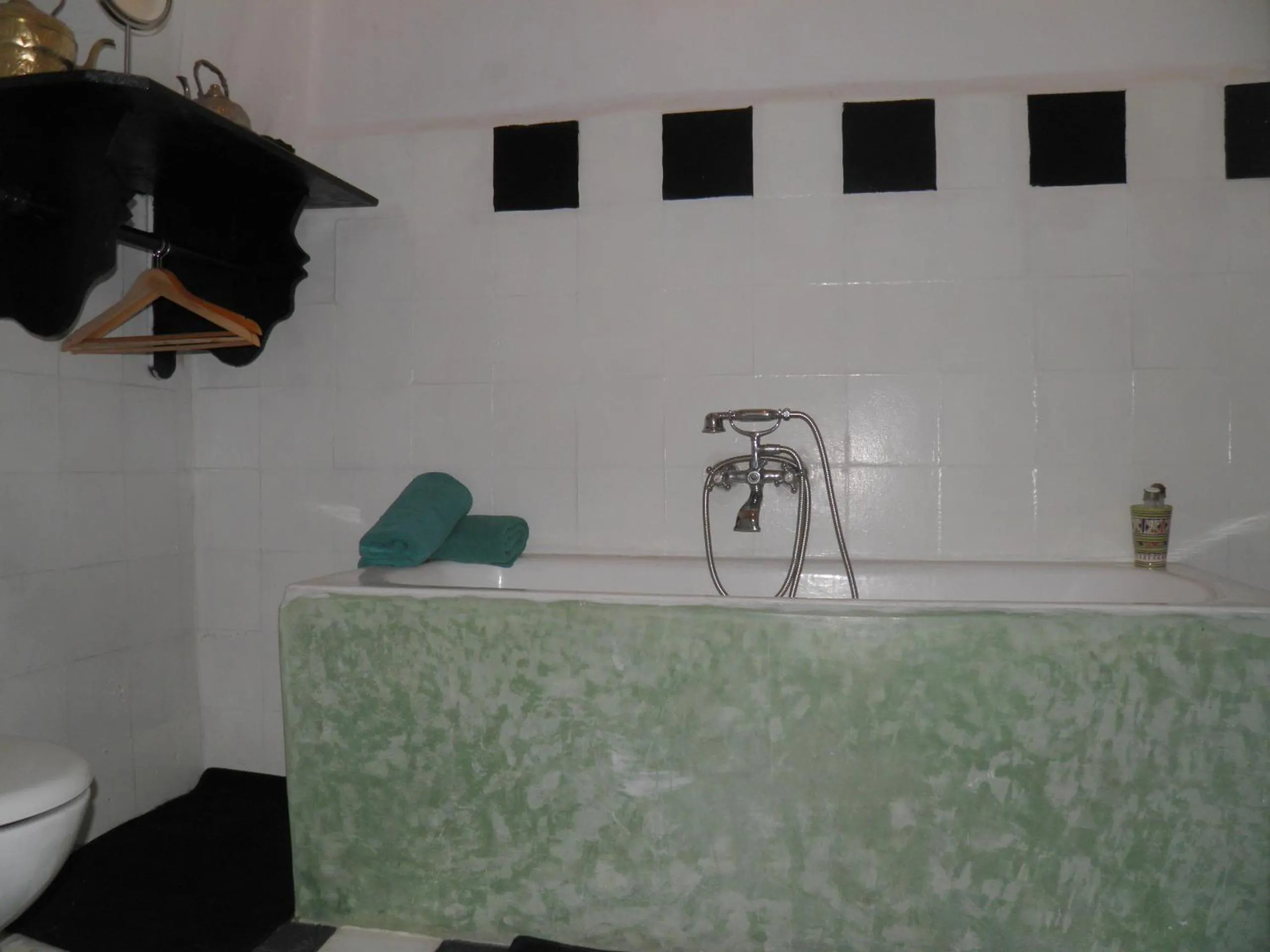 Bathroom in La Maison des Artistes