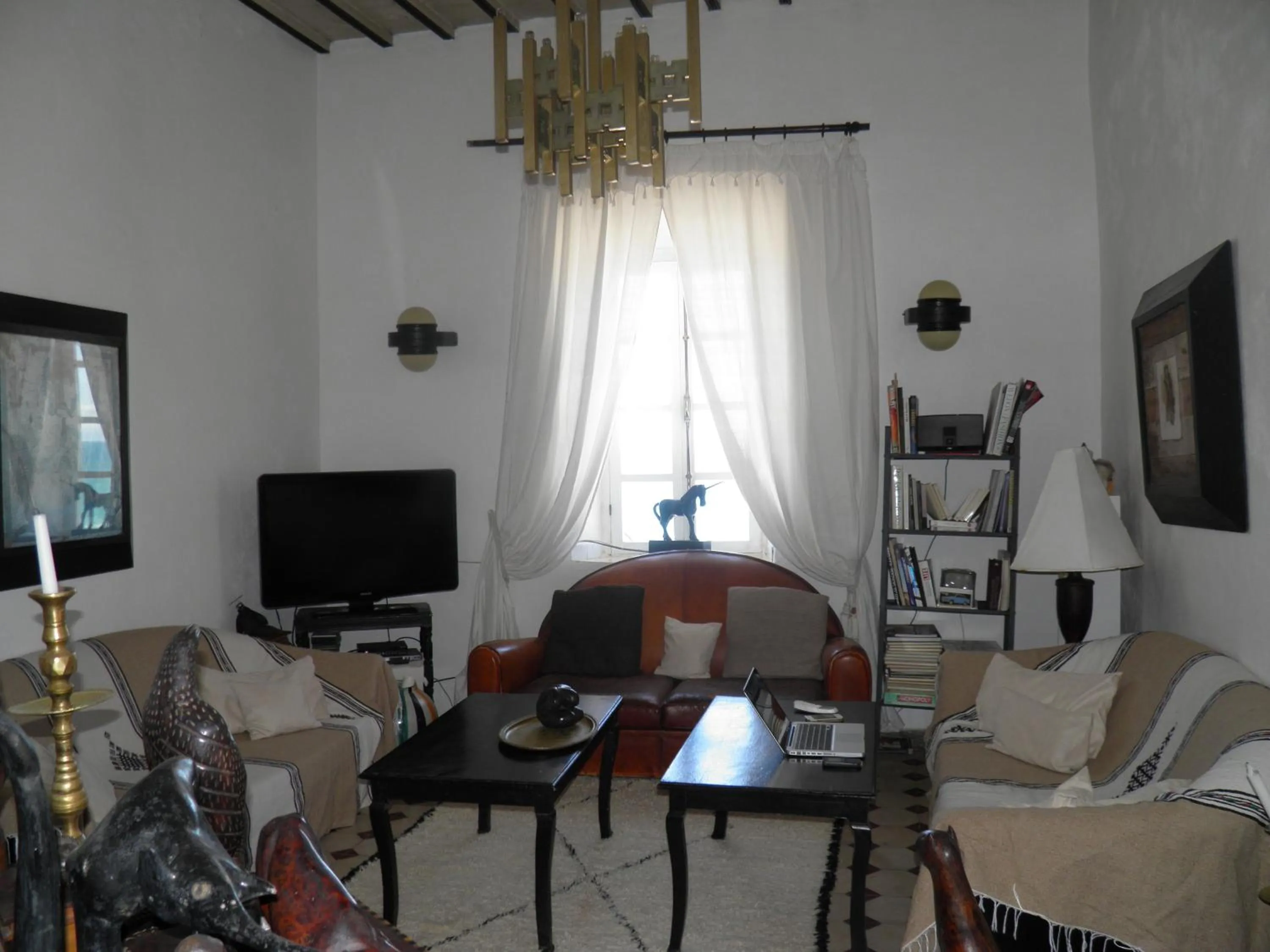 Communal lounge/ TV room in La Maison des Artistes