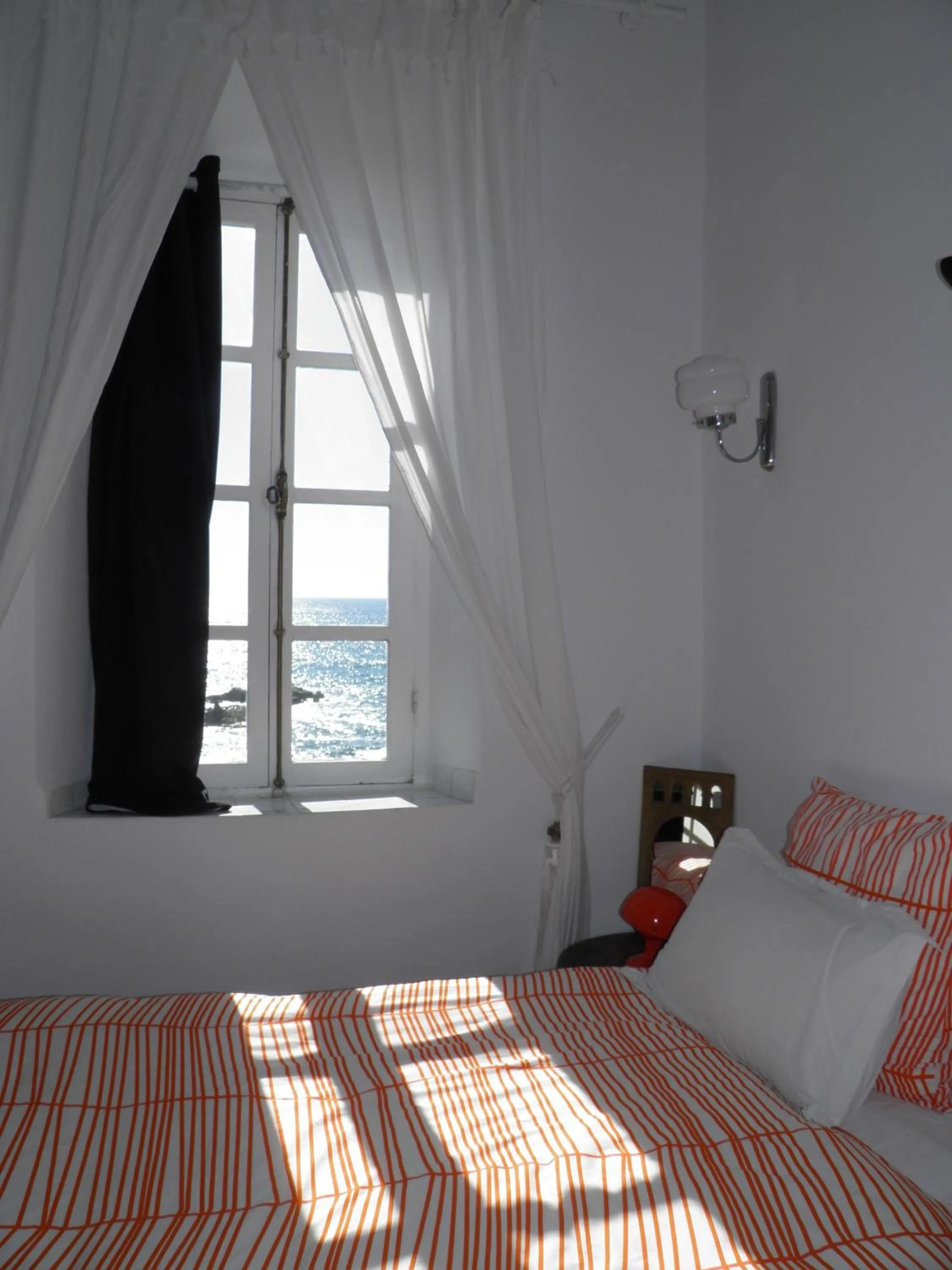 Decorative detail, Bed in La Maison des Artistes